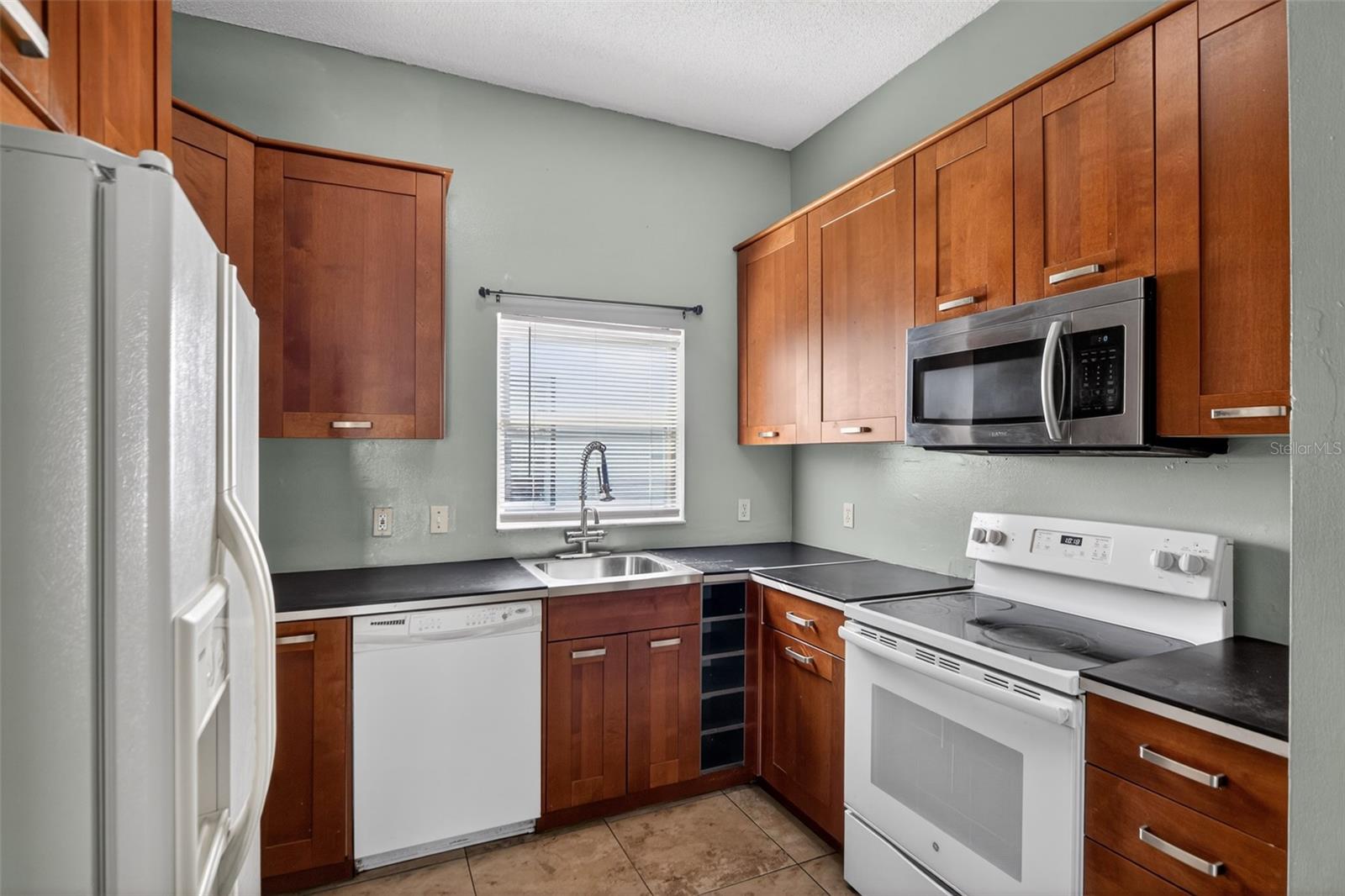 COUNTRY CROSSING UNIT 1 - Residential