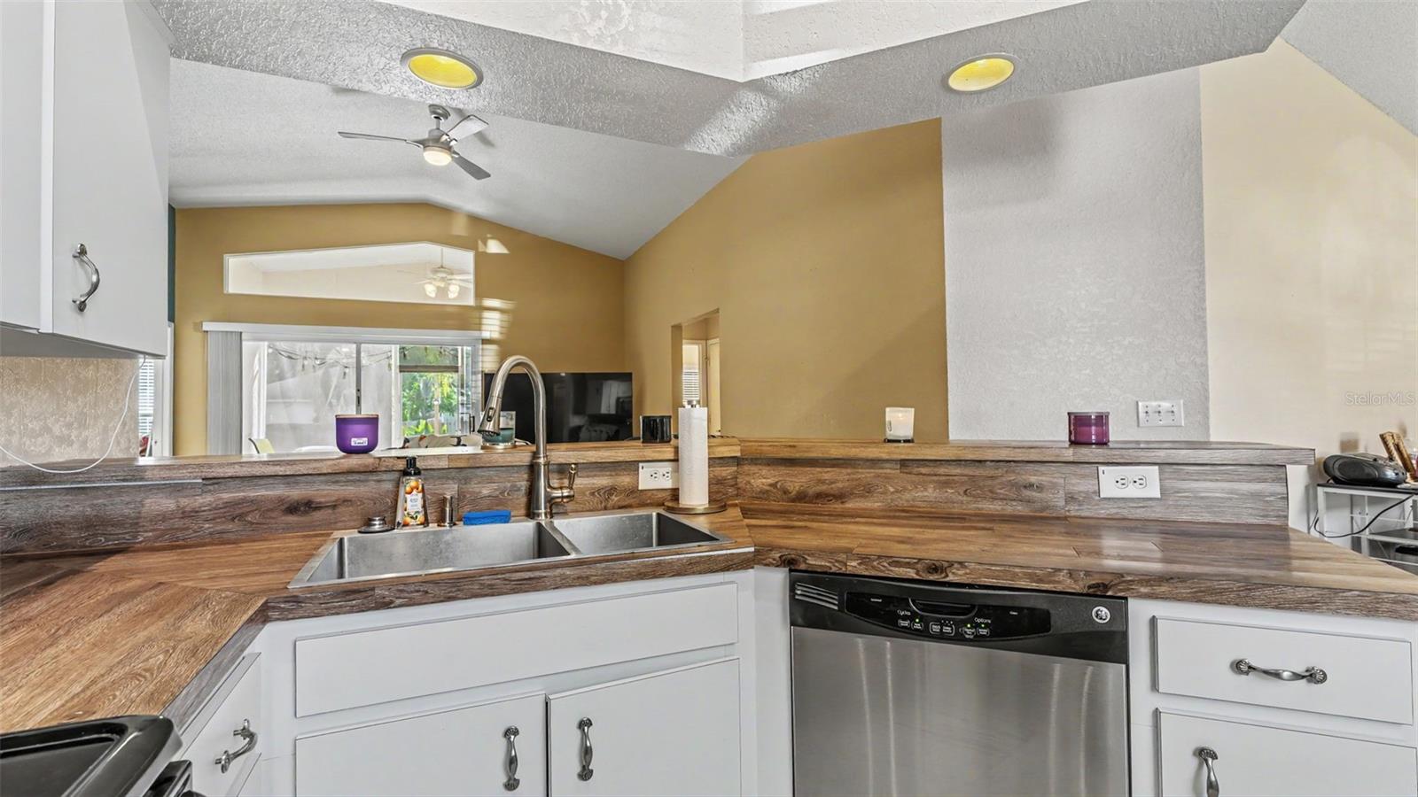 RIDGE VIEW ESTATES - Residential