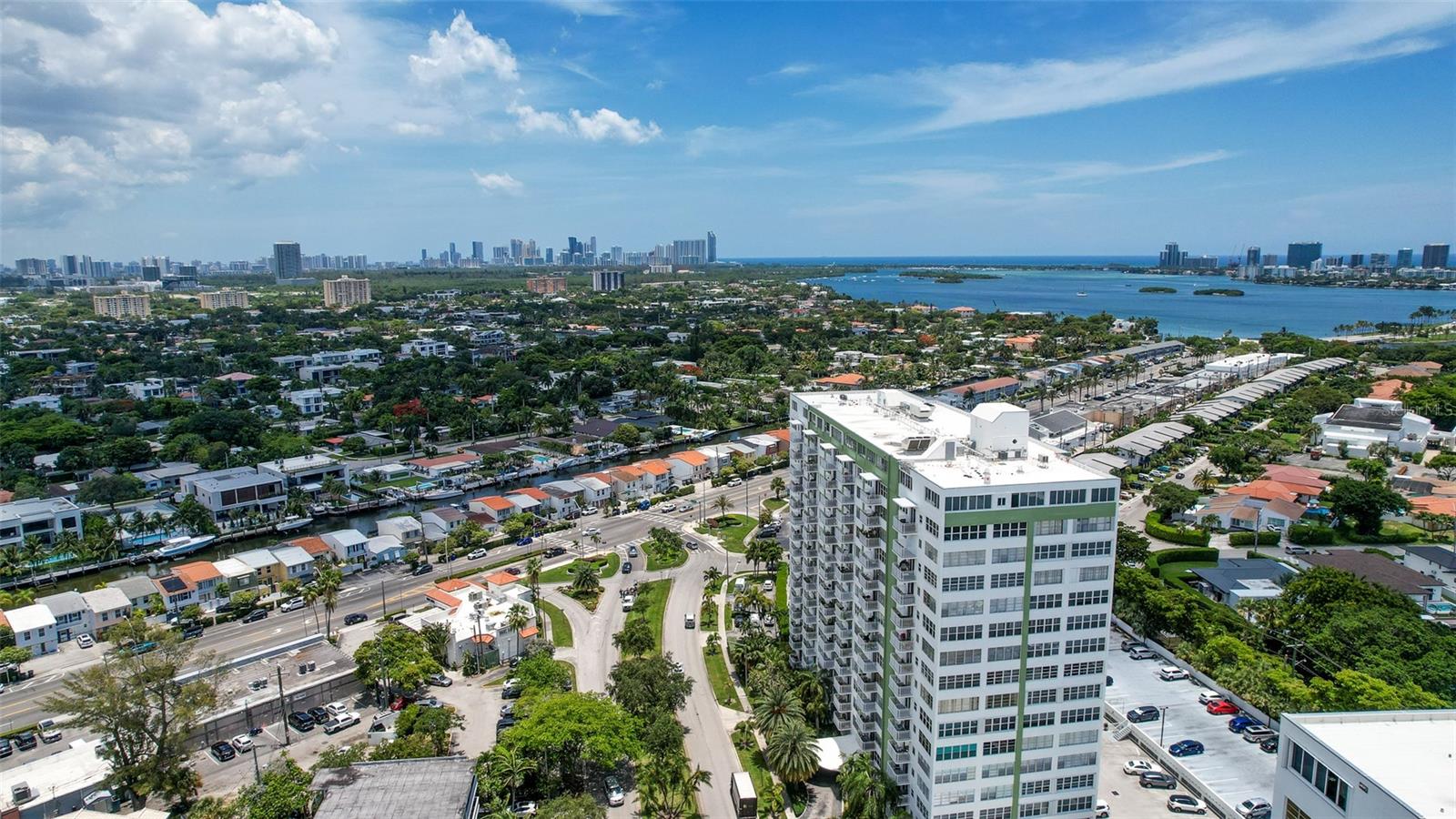 BAYVIEW TOWERS CONDO NORTH BLDG. - Residential