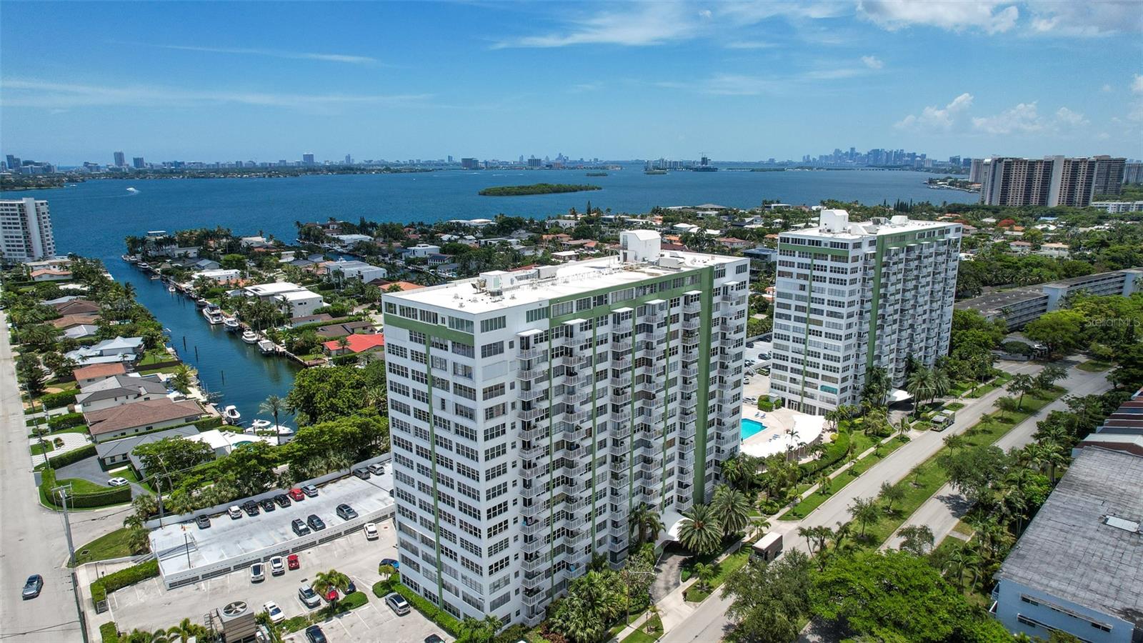 BAYVIEW TOWERS CONDO NORTH BLDG. - Residential