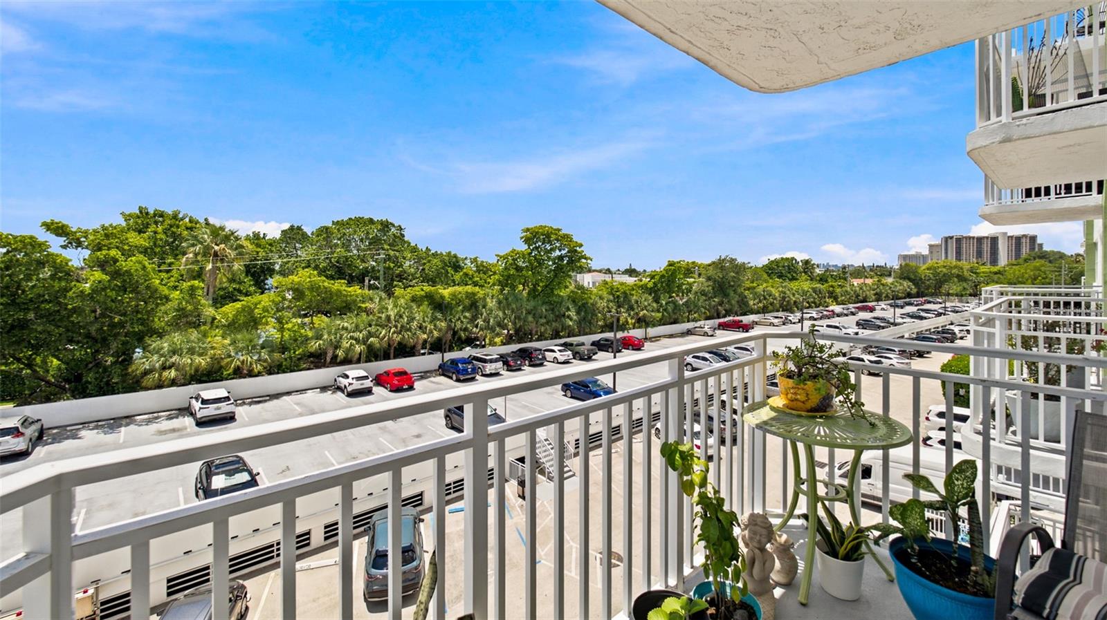 BAYVIEW TOWERS CONDO NORTH BLDG. - Residential