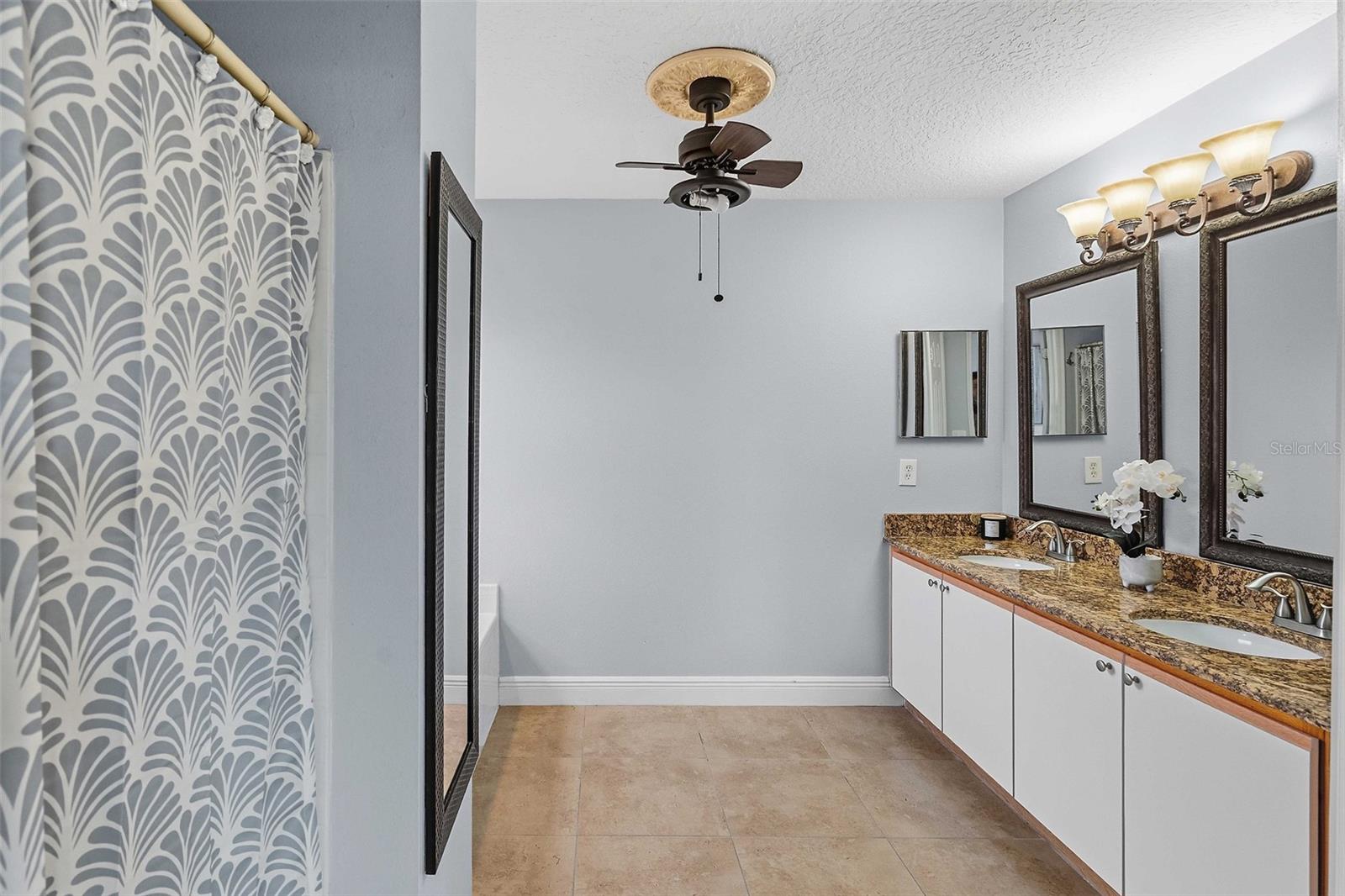 SOUTHCHASE - Residential