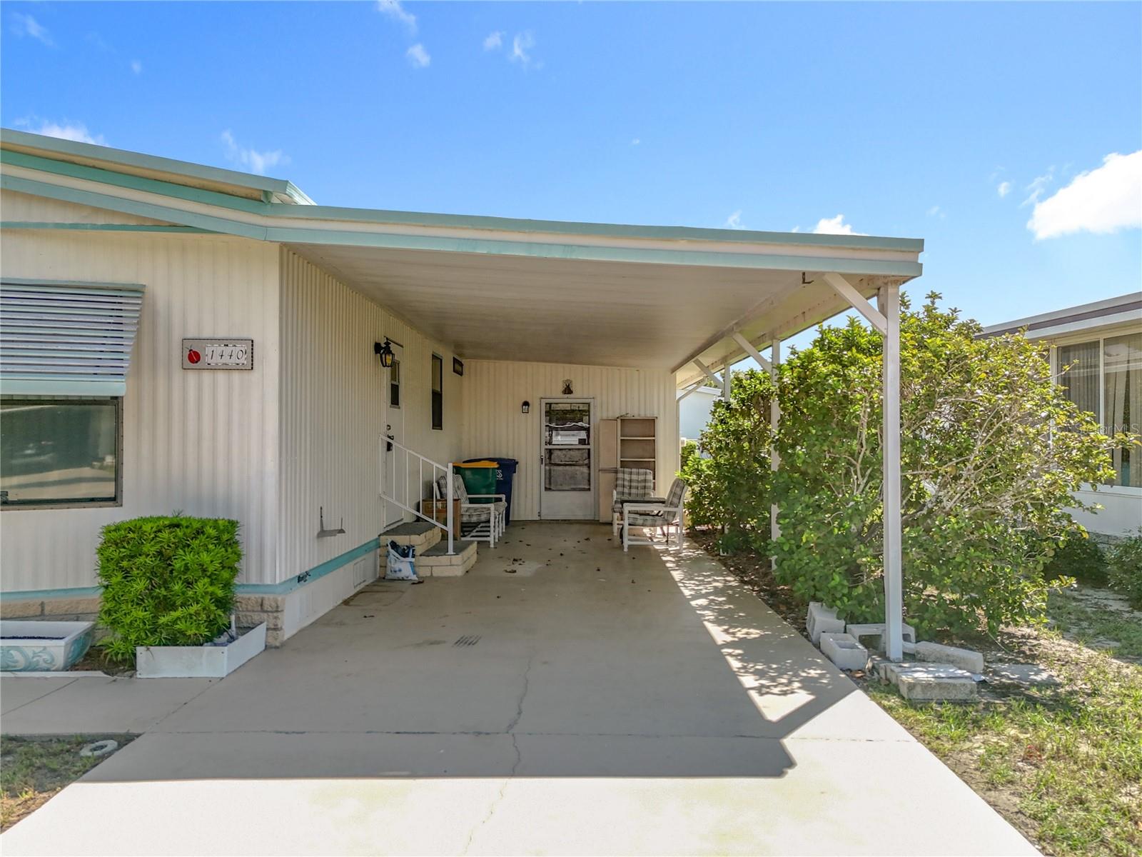 TAVARES LAKE FRANCES ESTATE - Residential