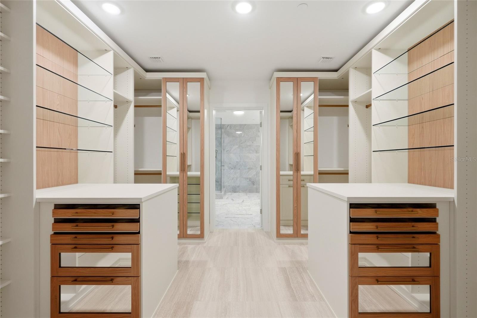 BAYSHORE YSABELLA CONDOMINIUM - Residential