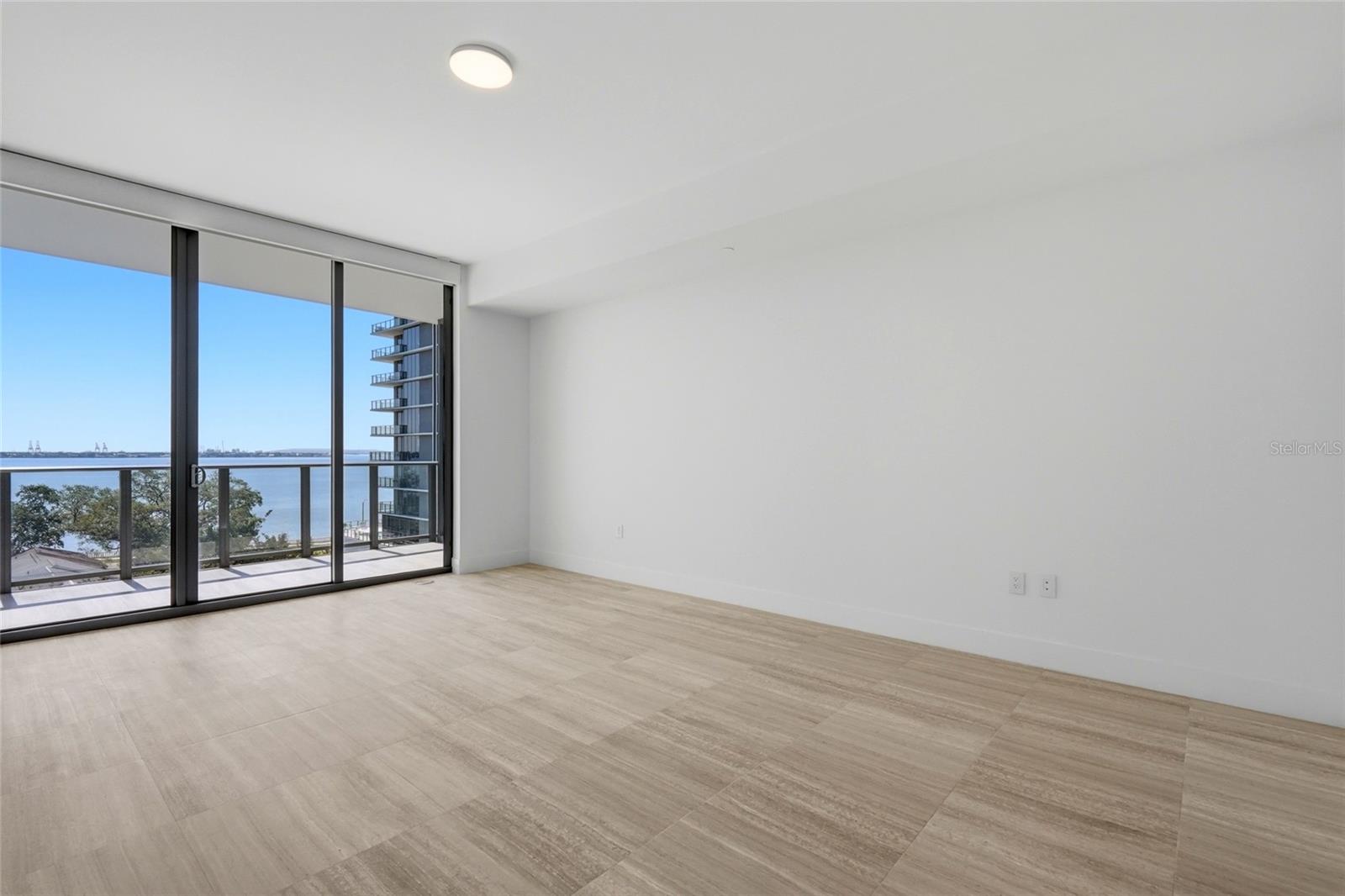 BAYSHORE YSABELLA CONDOMINIUM - Residential