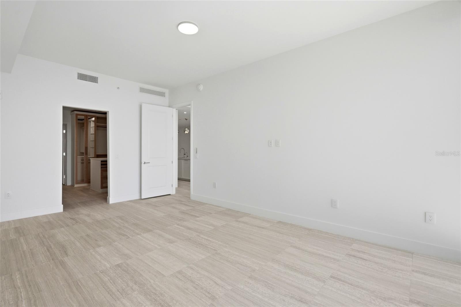 BAYSHORE YSABELLA CONDOMINIUM - Residential