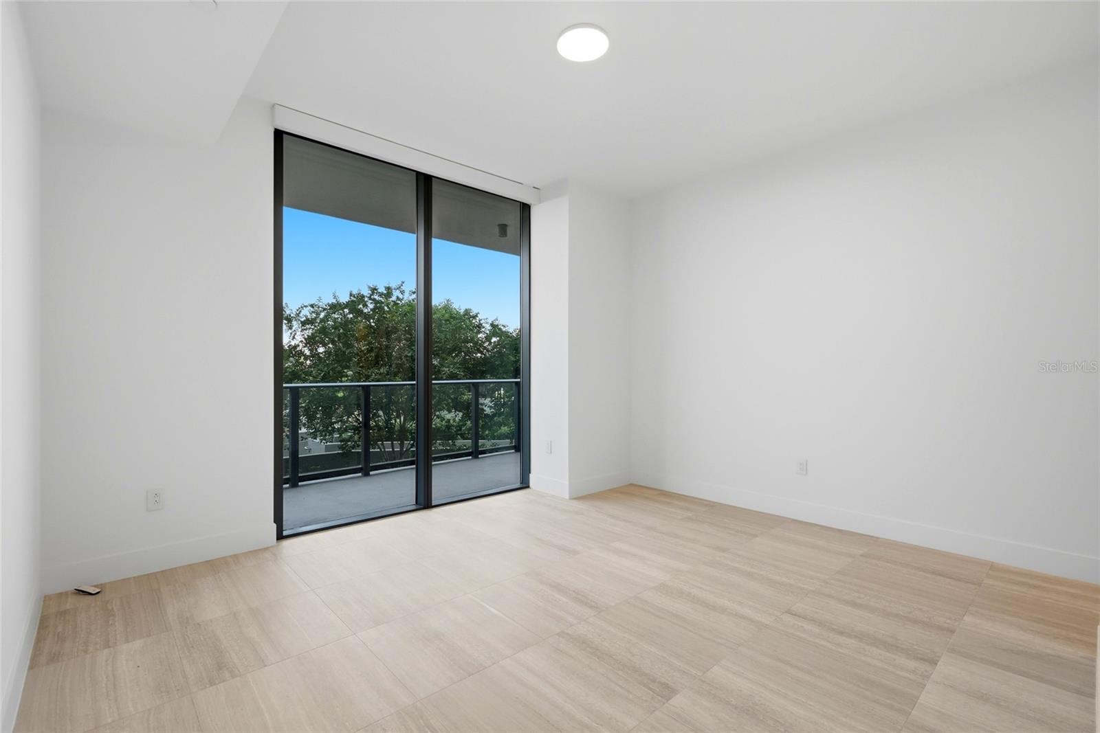 BAYSHORE YSABELLA CONDOMINIUM - Residential
