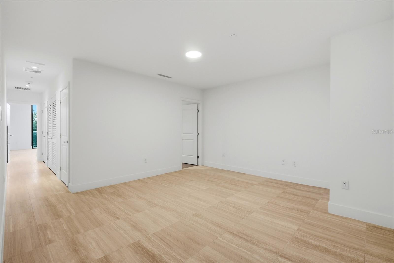 BAYSHORE YSABELLA CONDOMINIUM - Residential