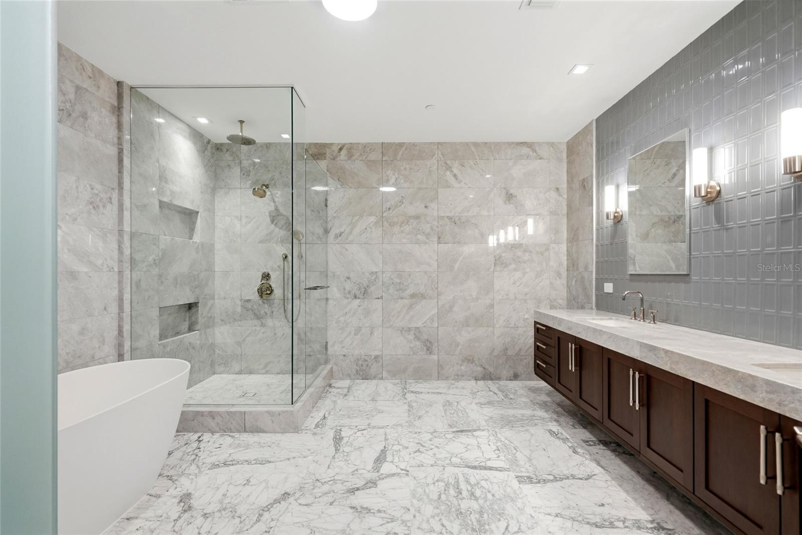 BAYSHORE YSABELLA CONDOMINIUM - Residential