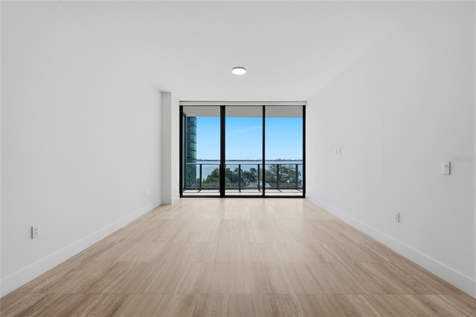 BAYSHORE YSABELLA CONDOMINIUM - Residential