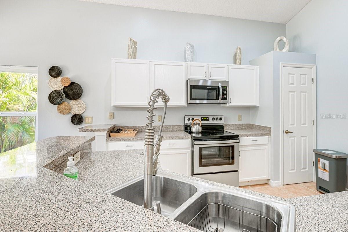 LAKE DAVENPORT ESTATES - Residential