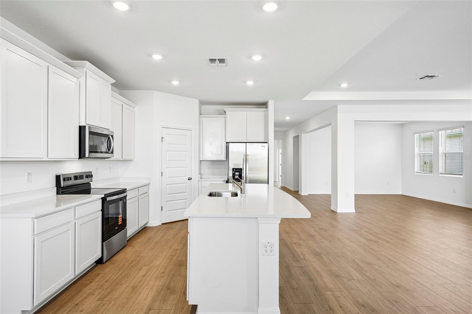 HARMONY ON LAKE ELOISE PHASE 4 - Residential