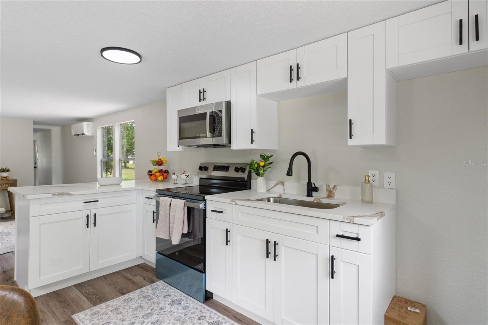 HOLIDAY ACRES UNIT 01 - Residential