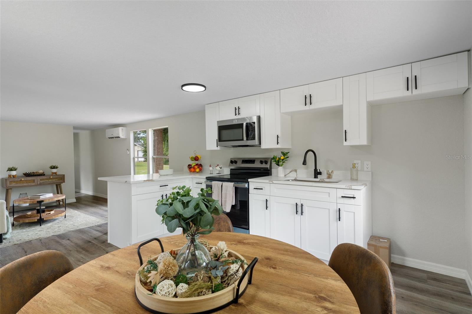 HOLIDAY ACRES UNIT 01 - Residential