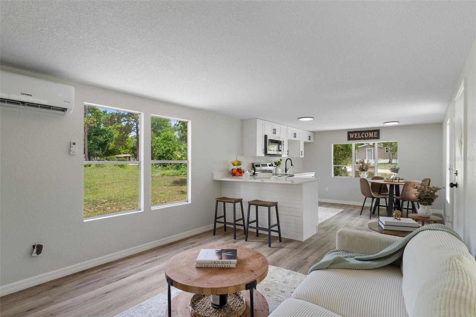 HOLIDAY ACRES UNIT 01 - Residential