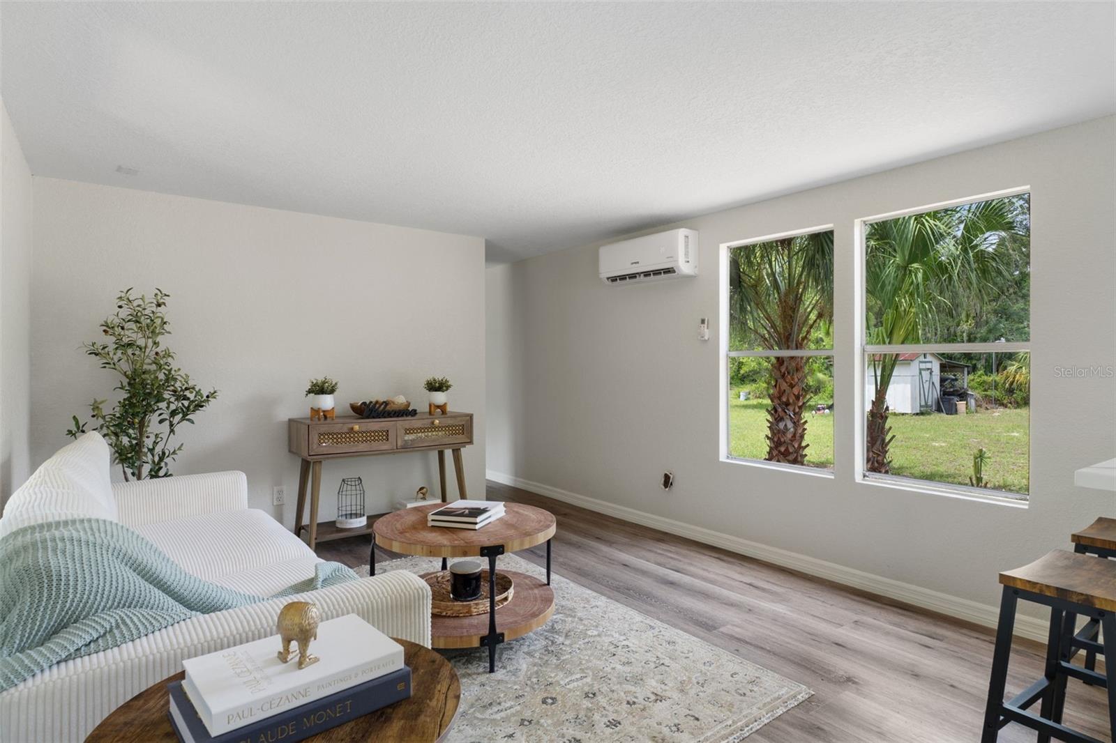 HOLIDAY ACRES UNIT 01 - Residential