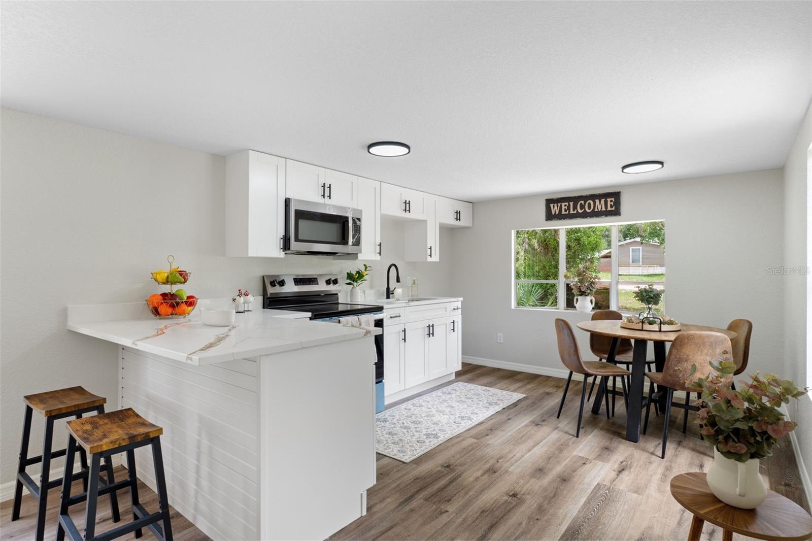 HOLIDAY ACRES UNIT 01 - Residential