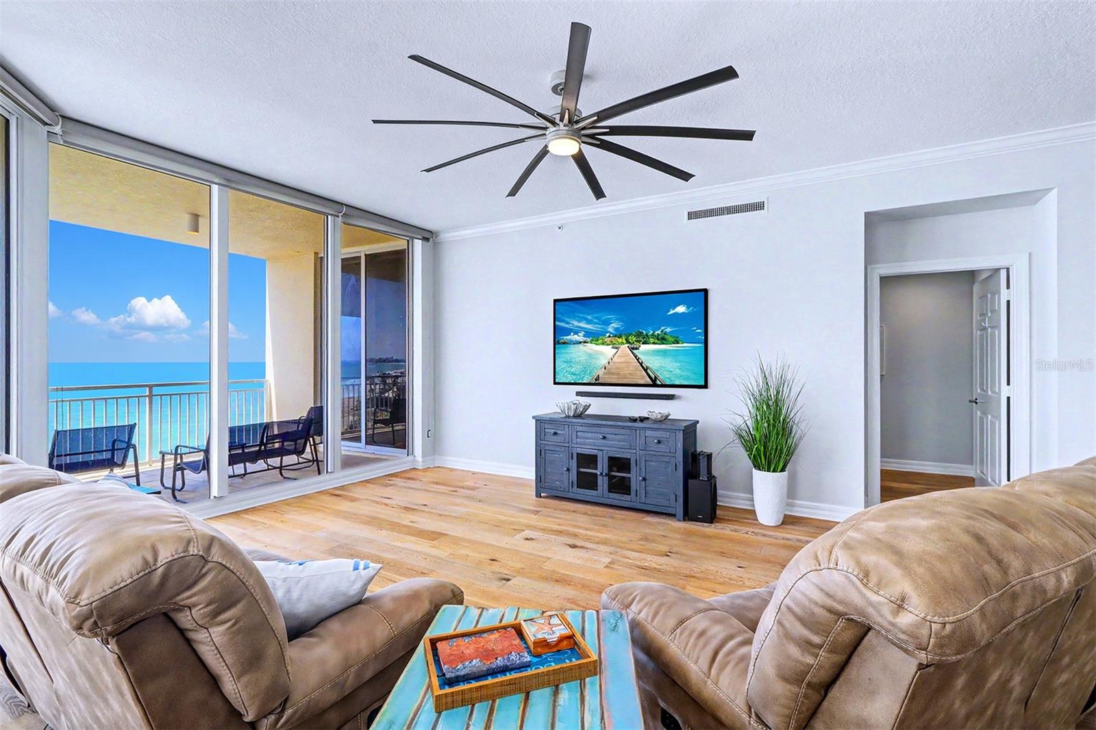SERENO CONDO - Residential