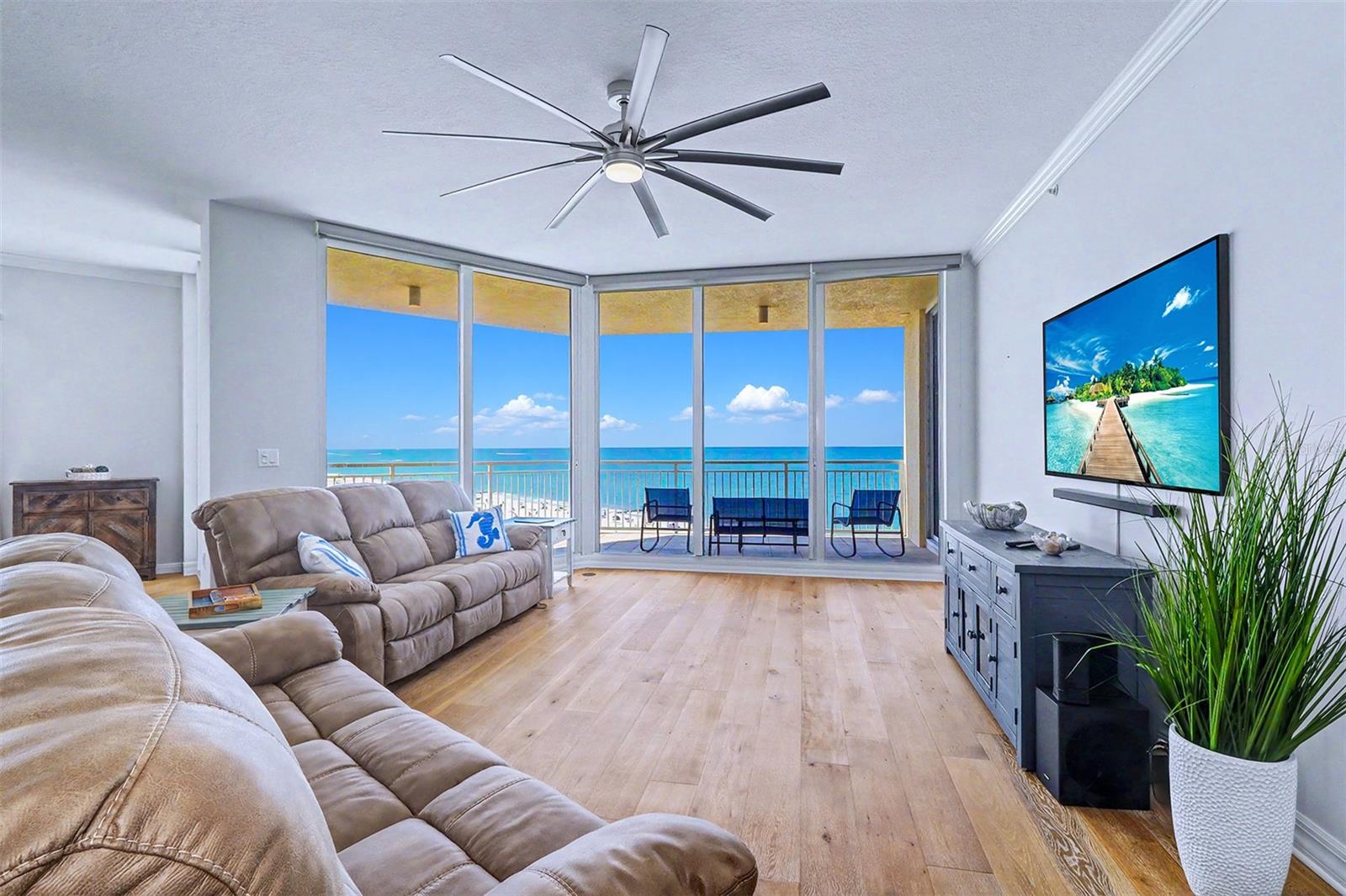 SERENO CONDO - Residential