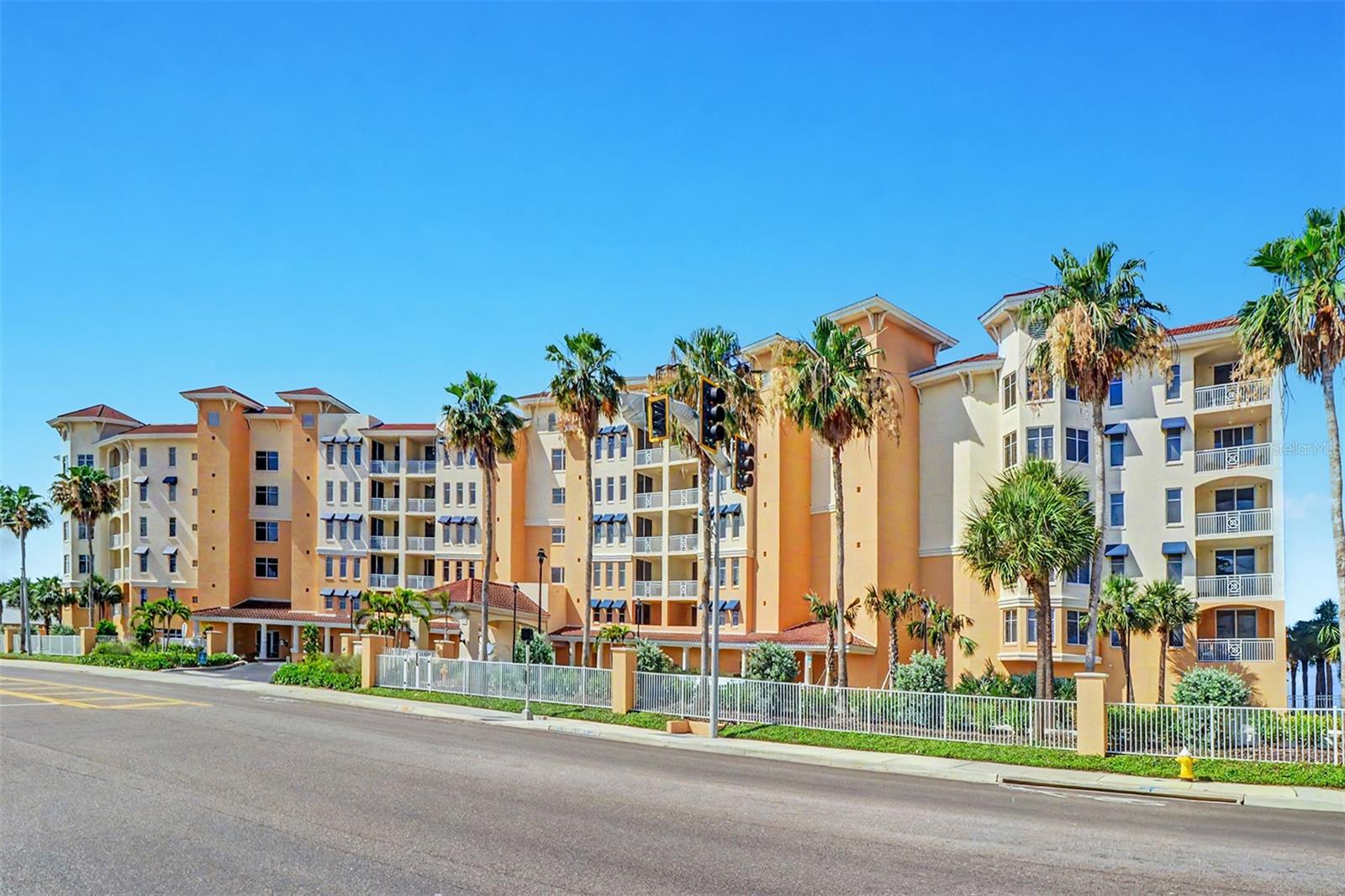 SERENO CONDO - Residential