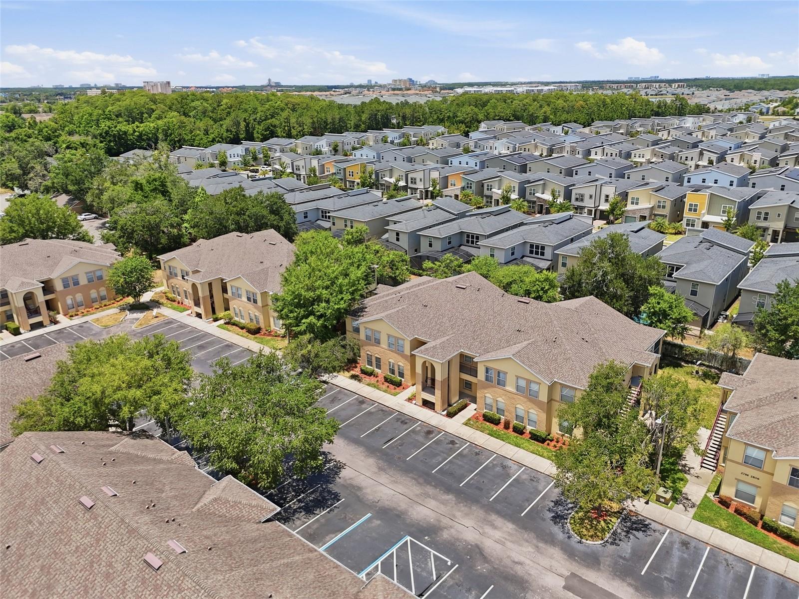 CLUB CORTILE CONDO PH 7 - Residential