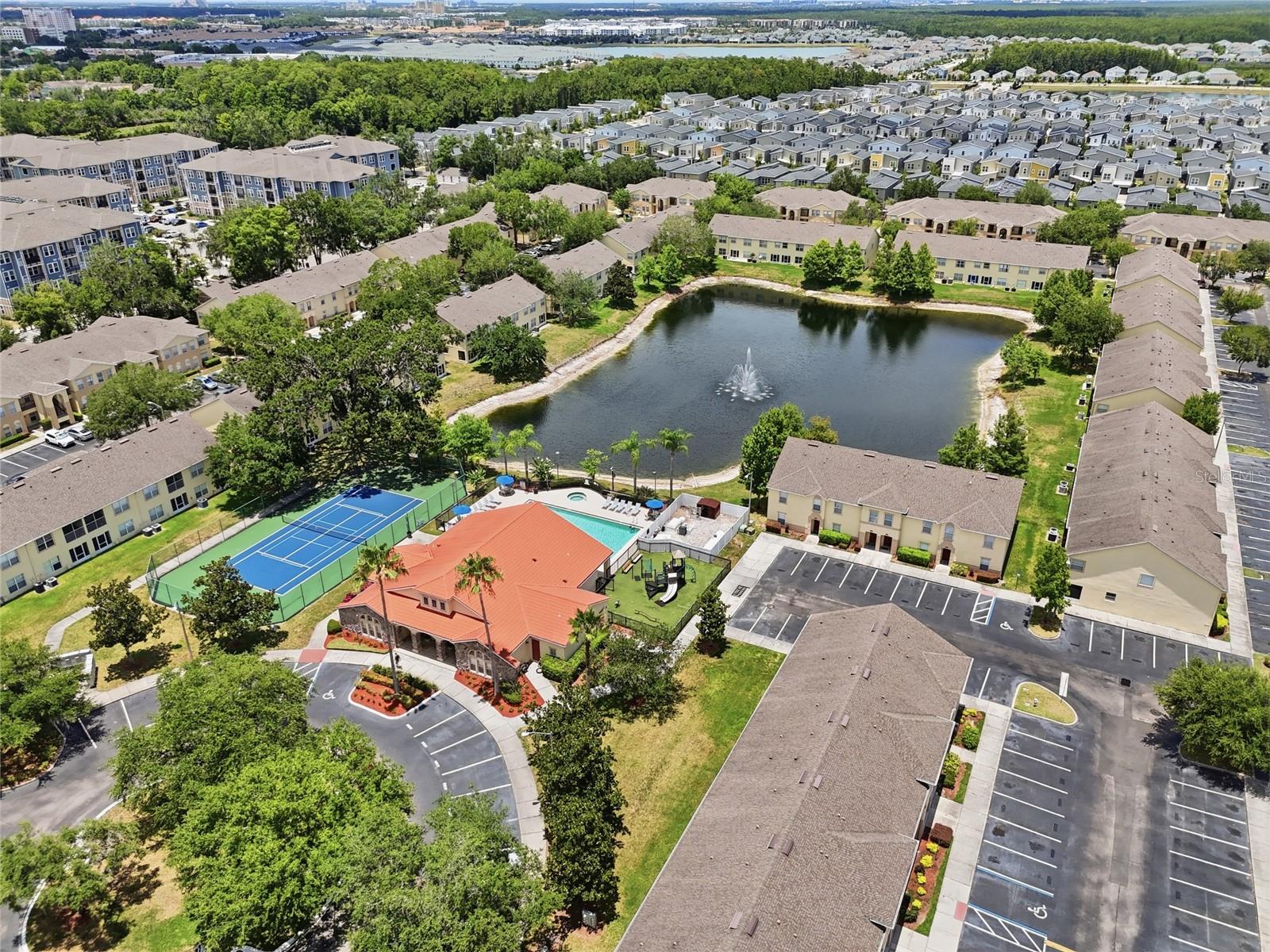 CLUB CORTILE CONDO PH 7 - Residential