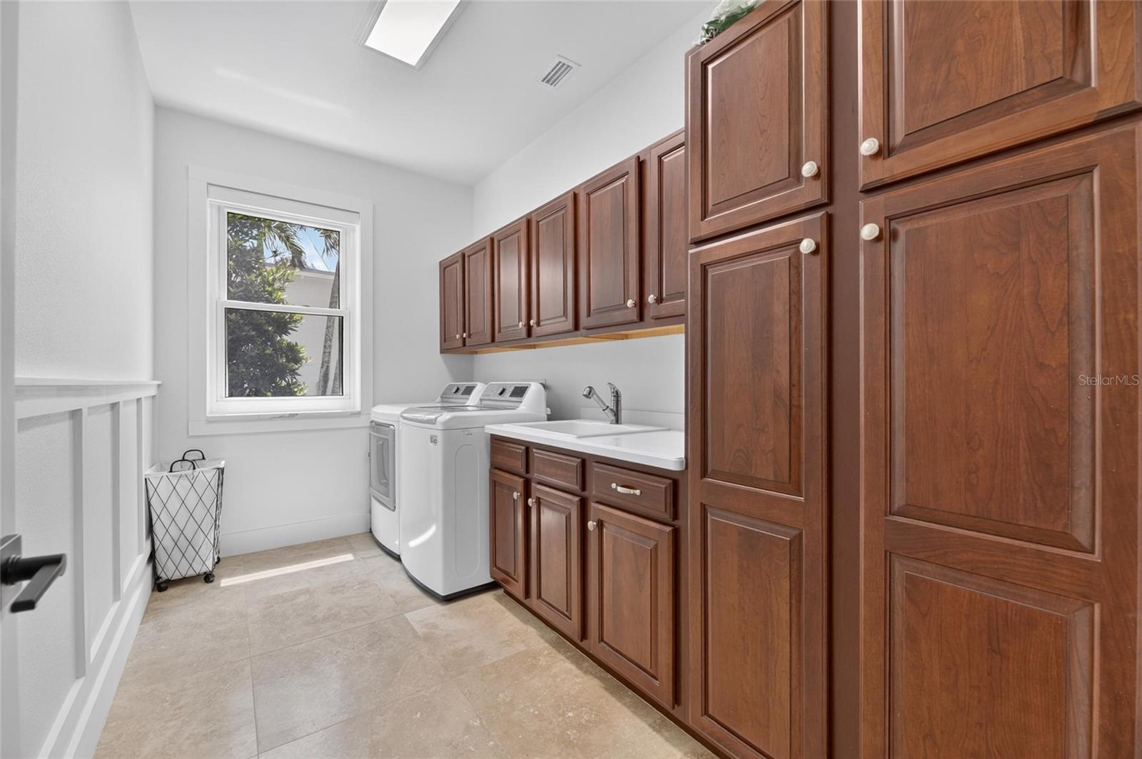 MIRABAY PH 3B-2 - Residential