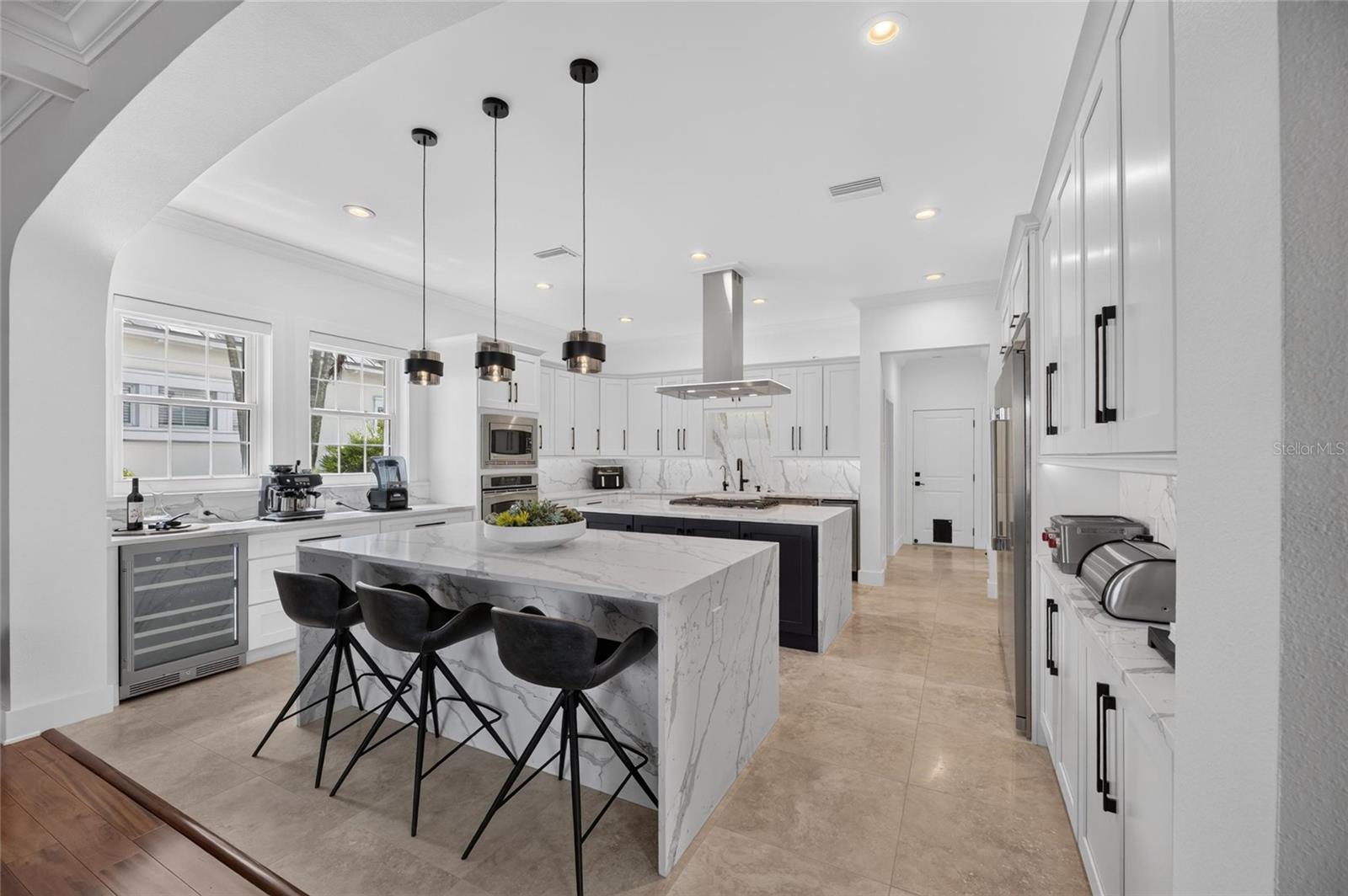 MIRABAY PH 3B-2 - Residential