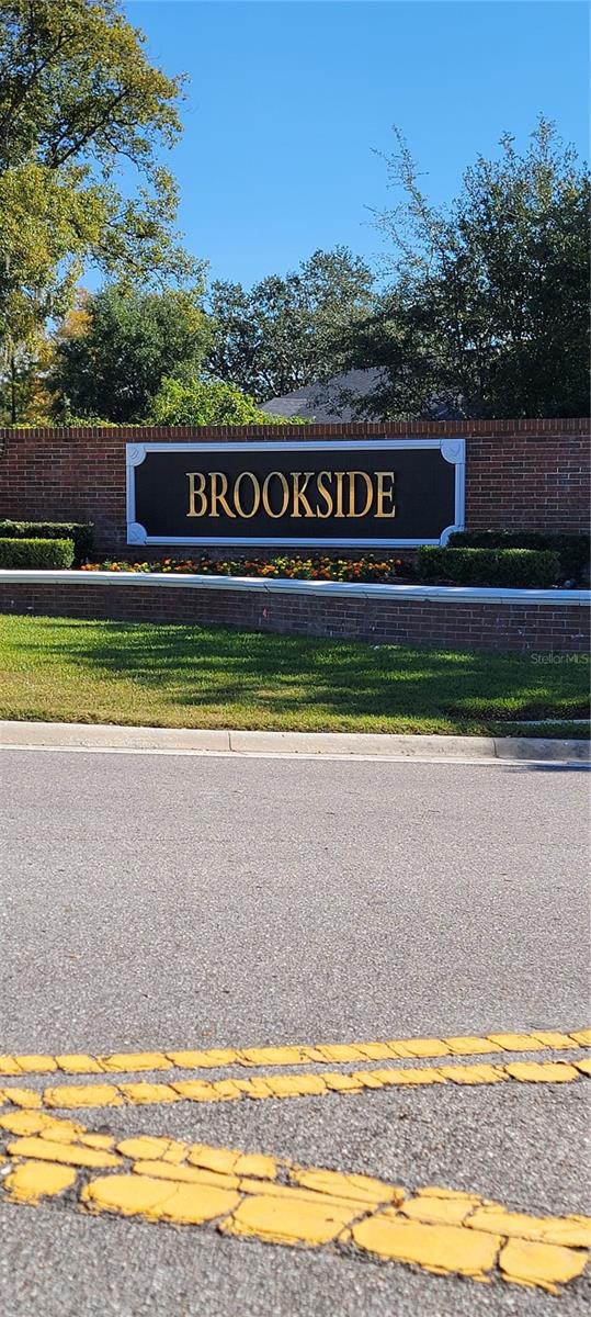 BROOKSIDE - Land