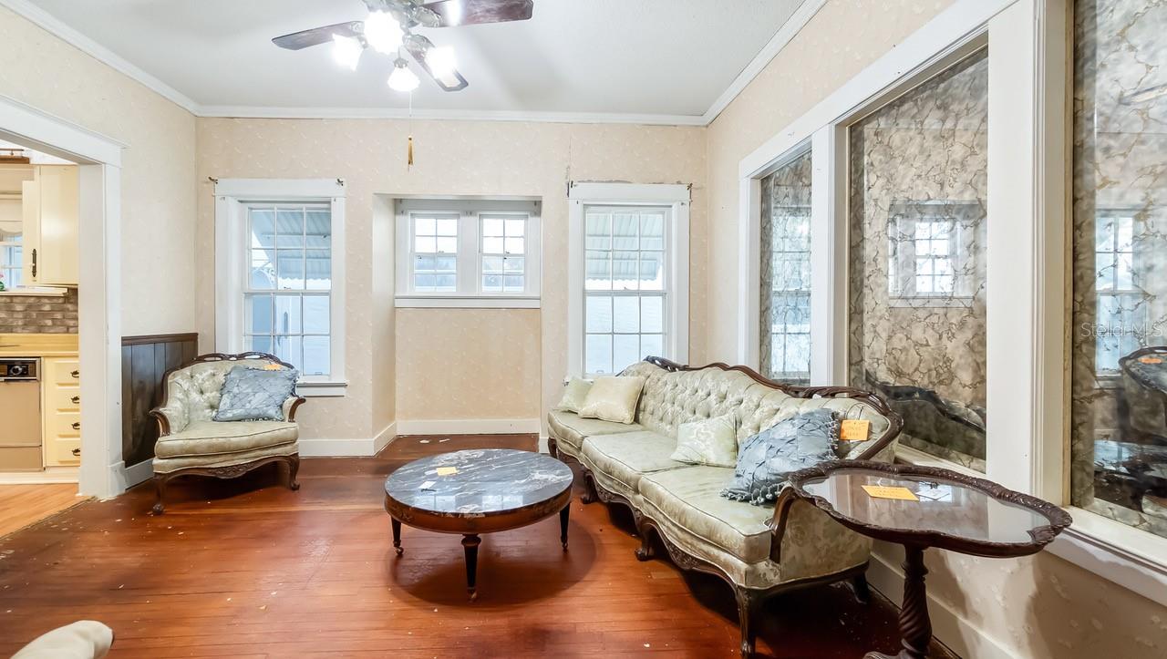 HOWEY EMERY HEIGHTS - Residential