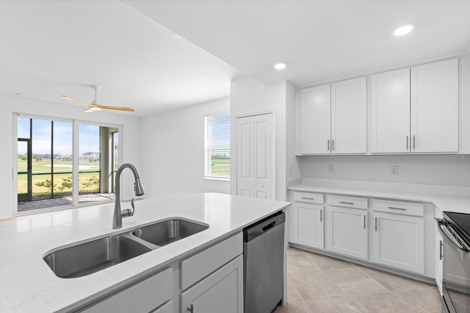 WELLEN PARK GOLF & COUNTRY CLB - Residential