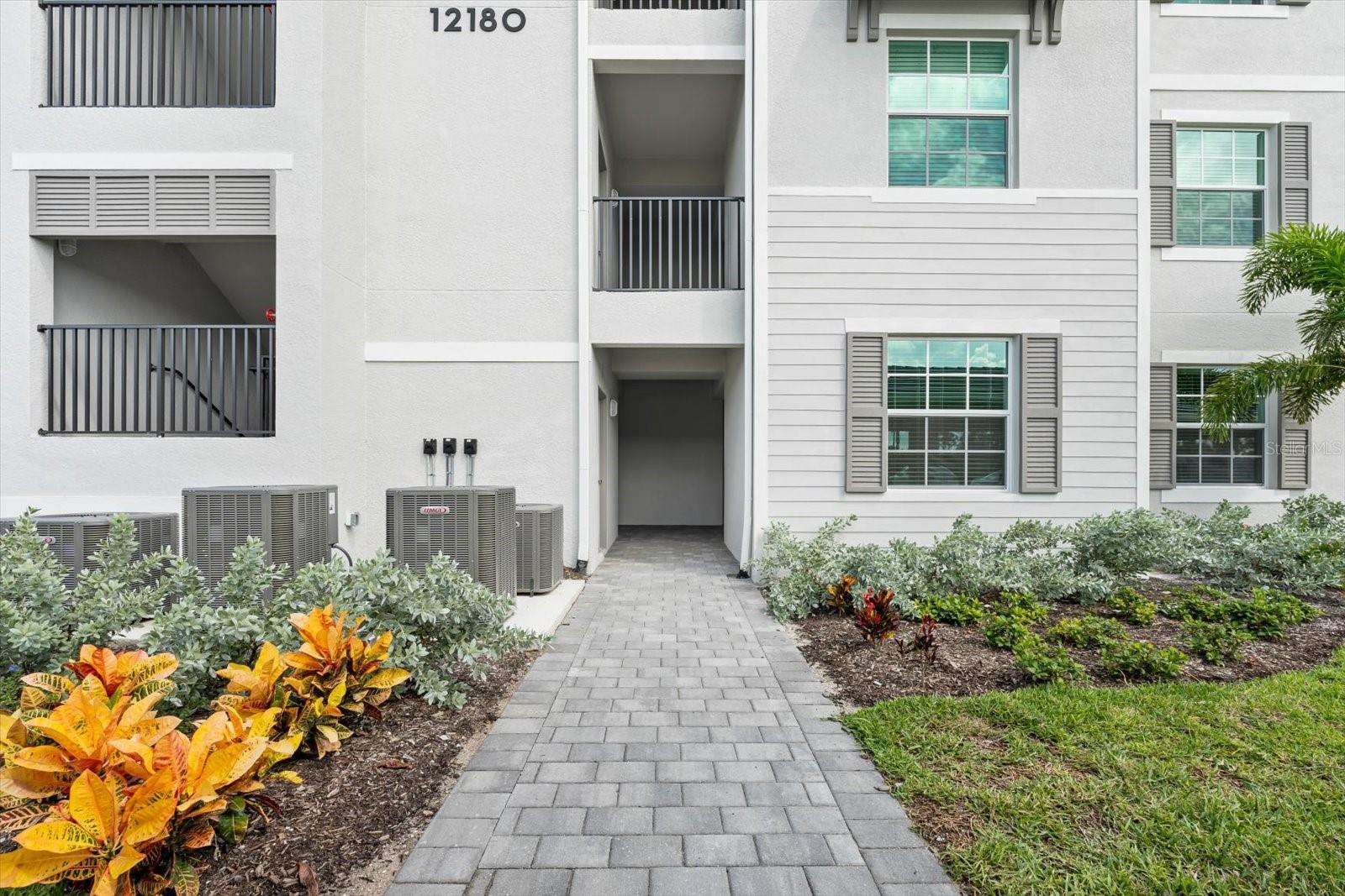 WELLEN PARK GOLF & COUNTRY CLB - Residential