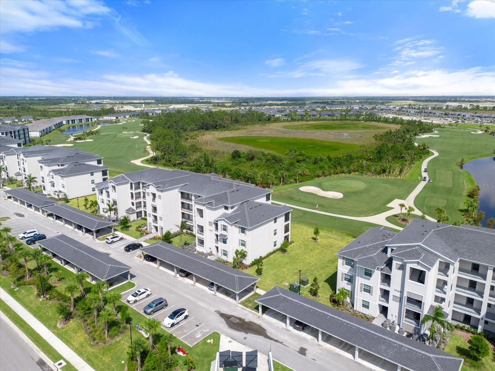 WELLEN PARK GOLF & COUNTRY CLB - Residential