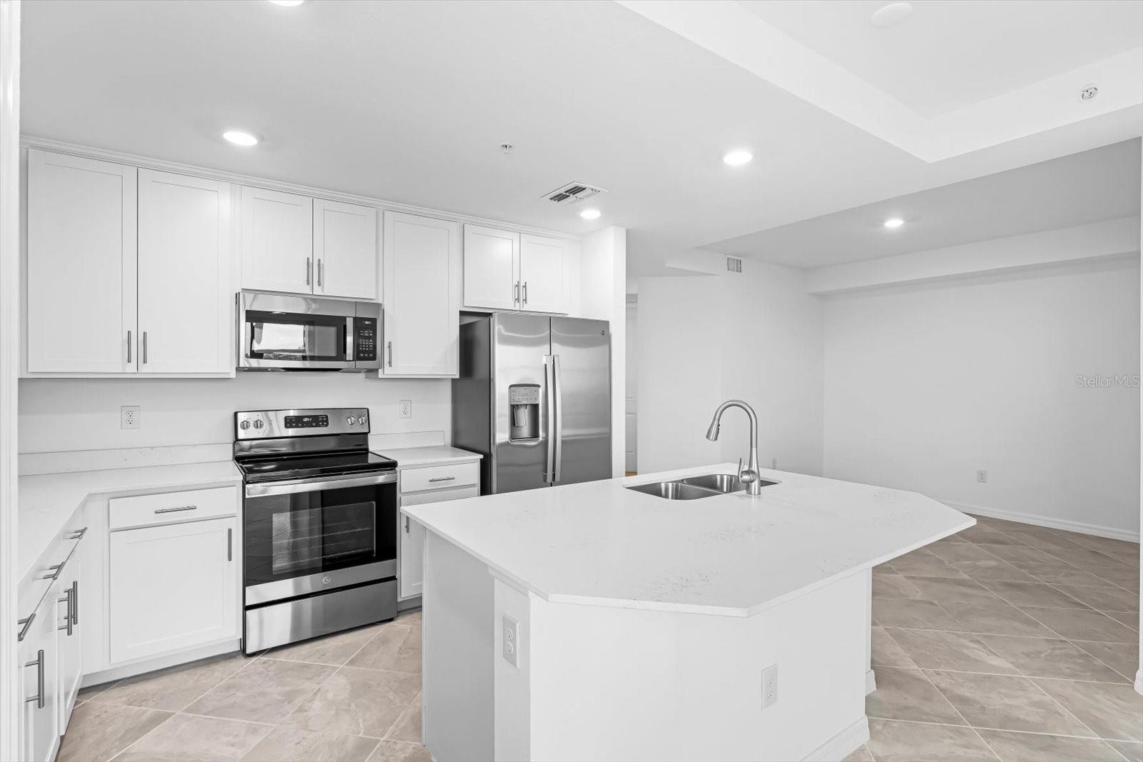 WELLEN PARK GOLF & COUNTRY CLB - Residential