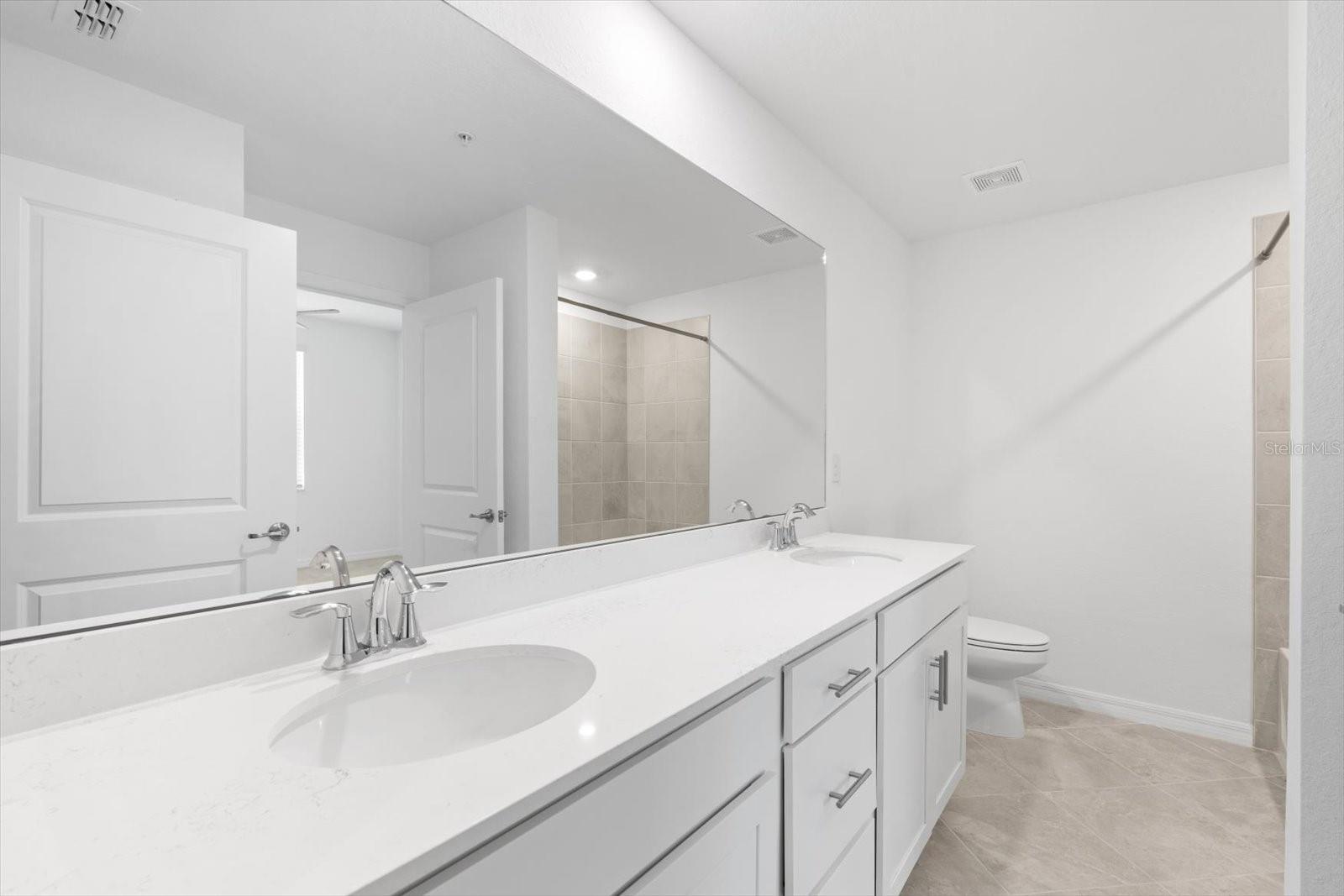 WELLEN PARK GOLF & COUNTRY CLB - Residential