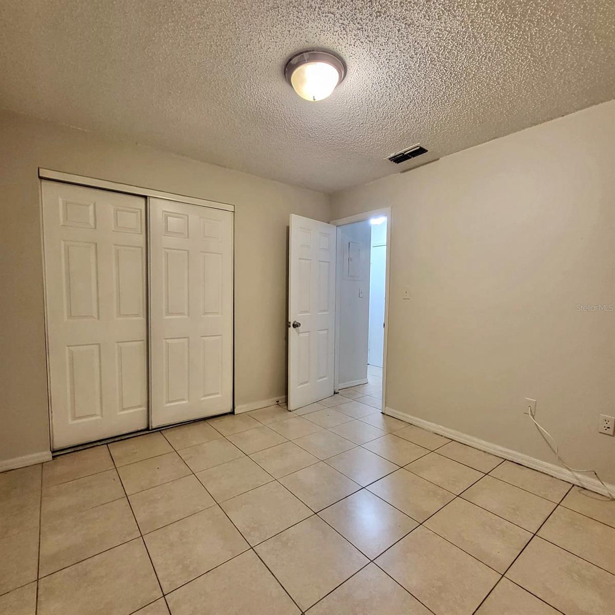 LEESBURG BIRCHWOOD - Residential Lease