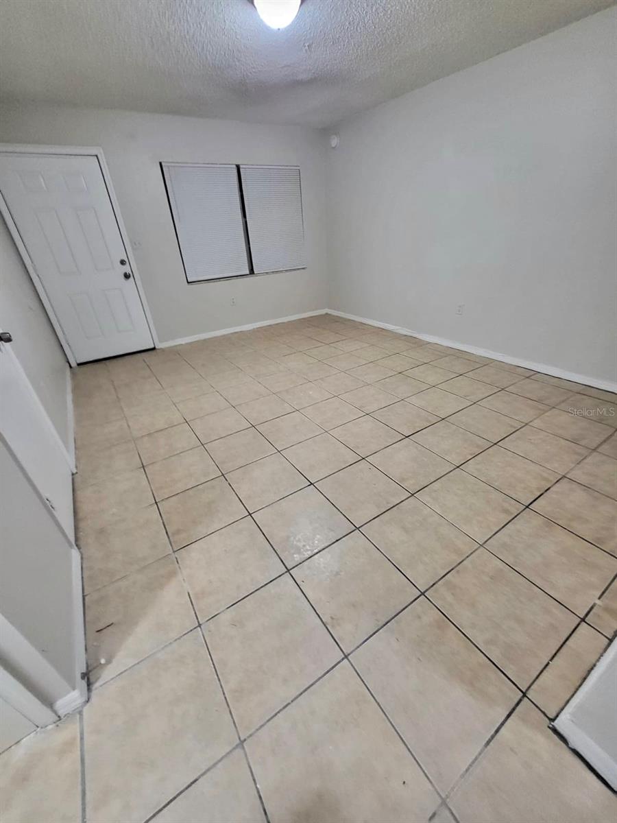 LEESBURG BIRCHWOOD - Residential Lease