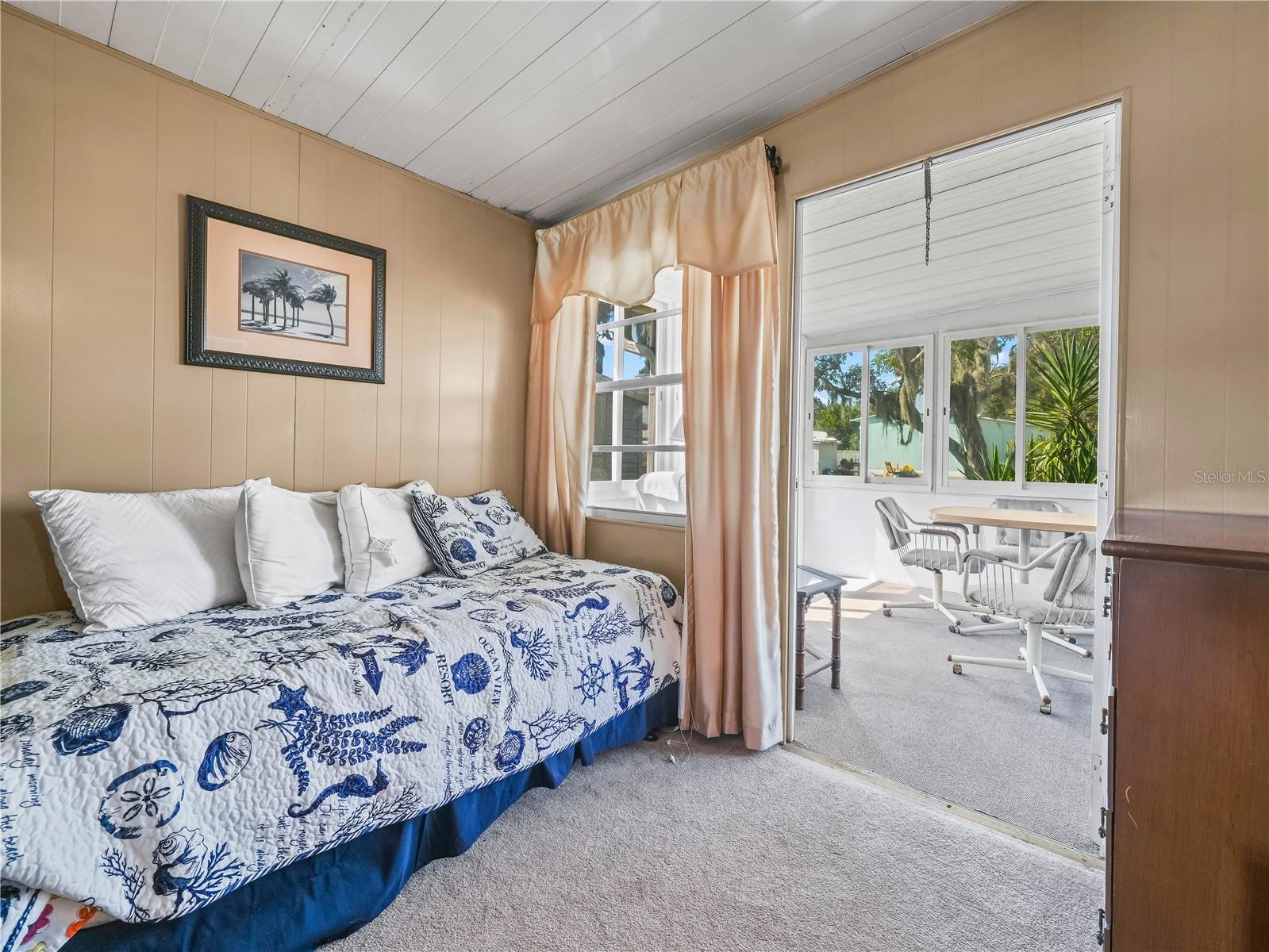 SADDLEBAG LAKE - Residential