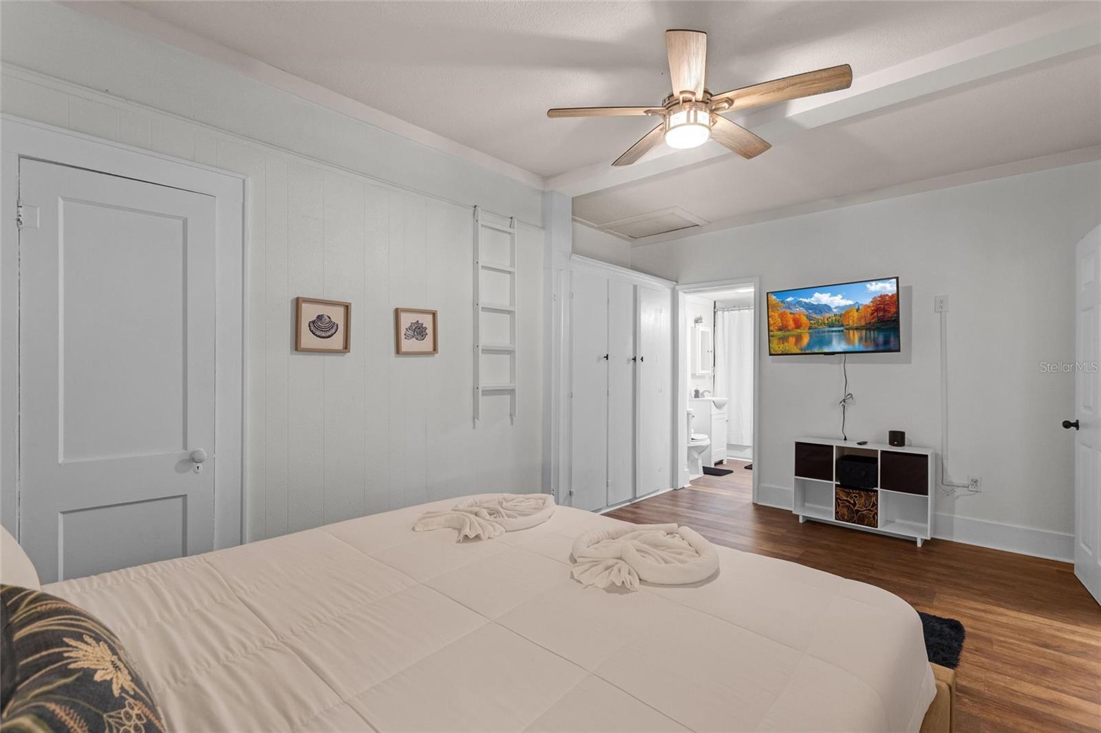 JOHNSONS T H SUBDIVISION - Residential Income