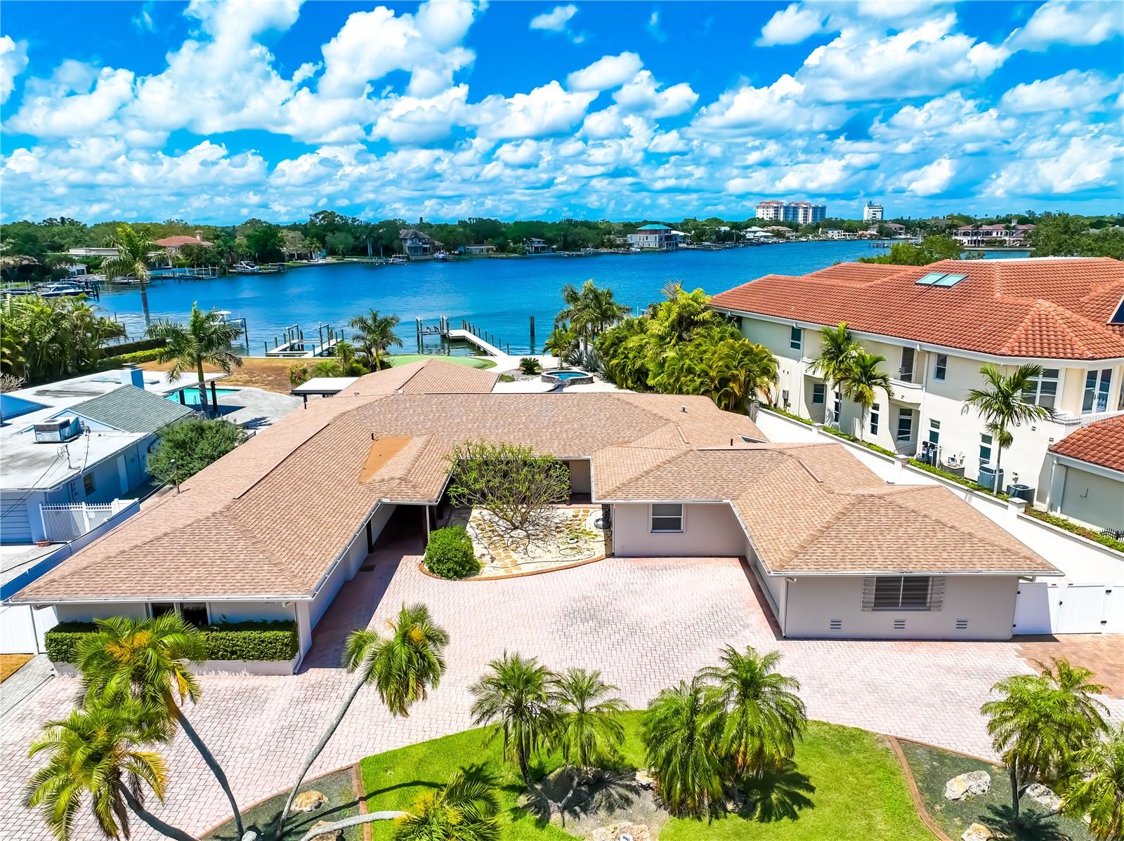 SNELL ISLE BRIGHTWATERS UNIT B - Residential