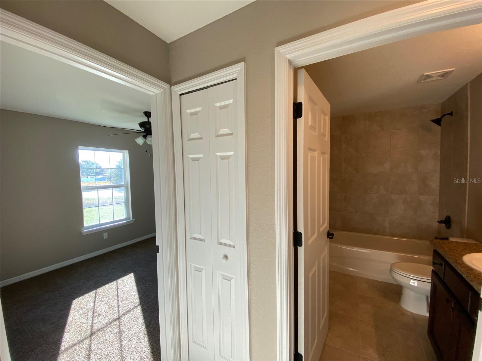 SILVER SPGS SHORES UN 18 - Residential Lease