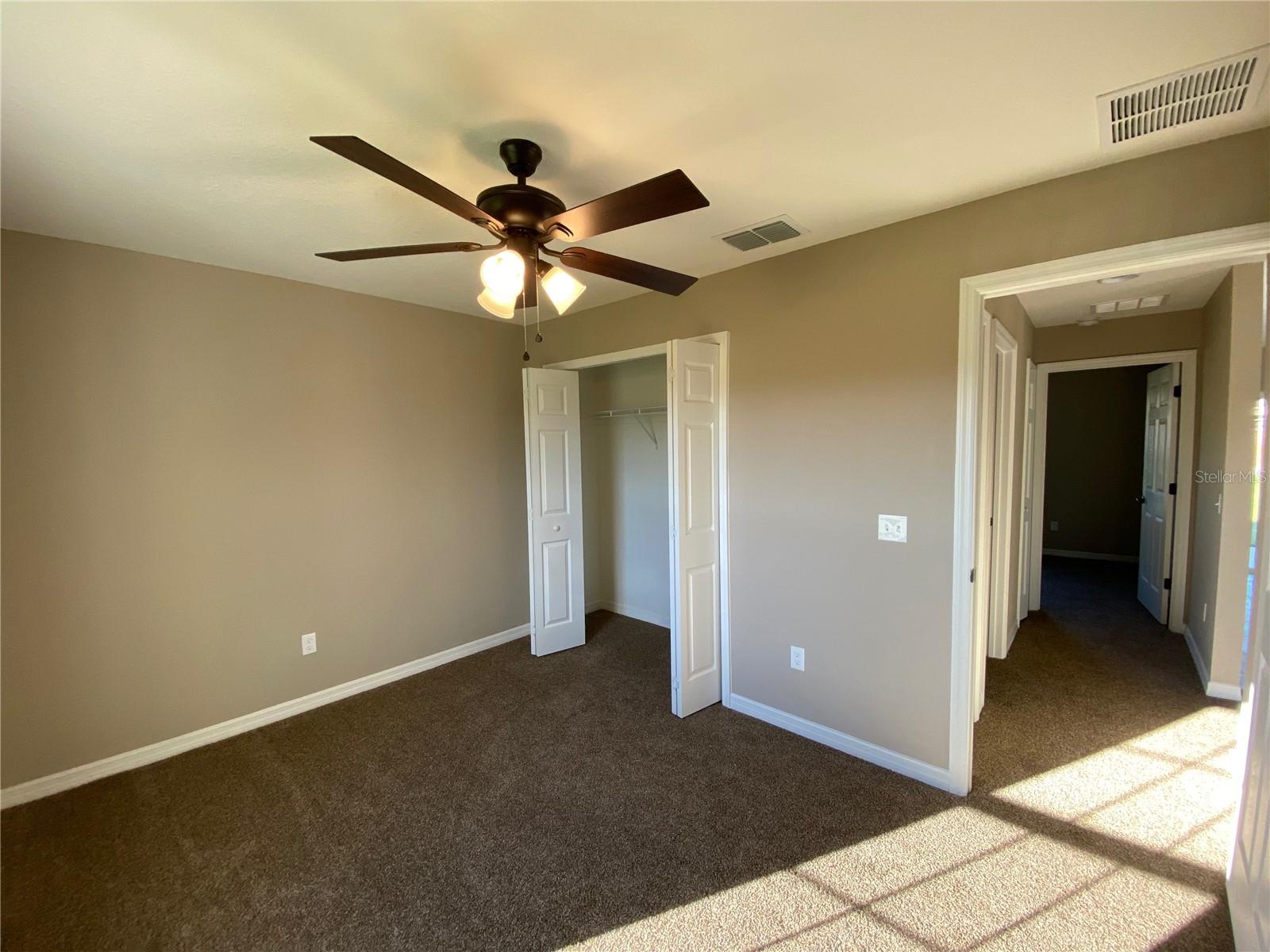 SILVER SPGS SHORES UN 18 - Residential Lease