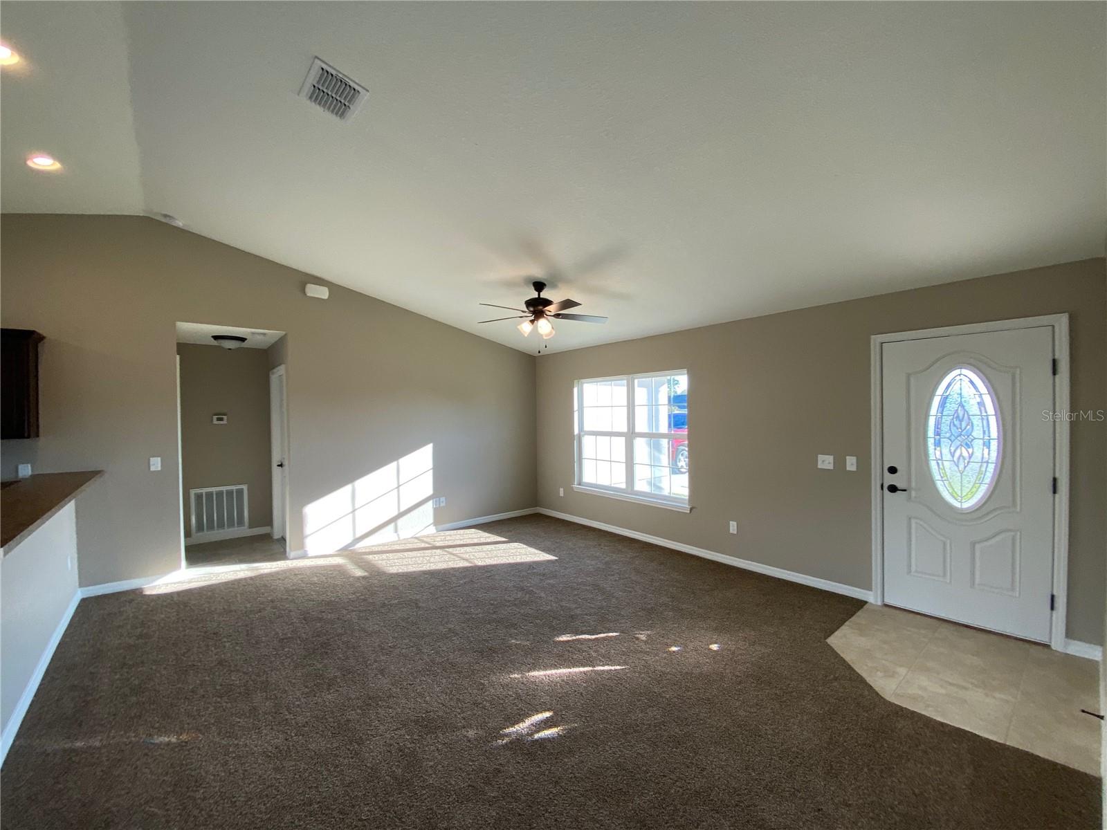 SILVER SPGS SHORES UN 18 - Residential Lease