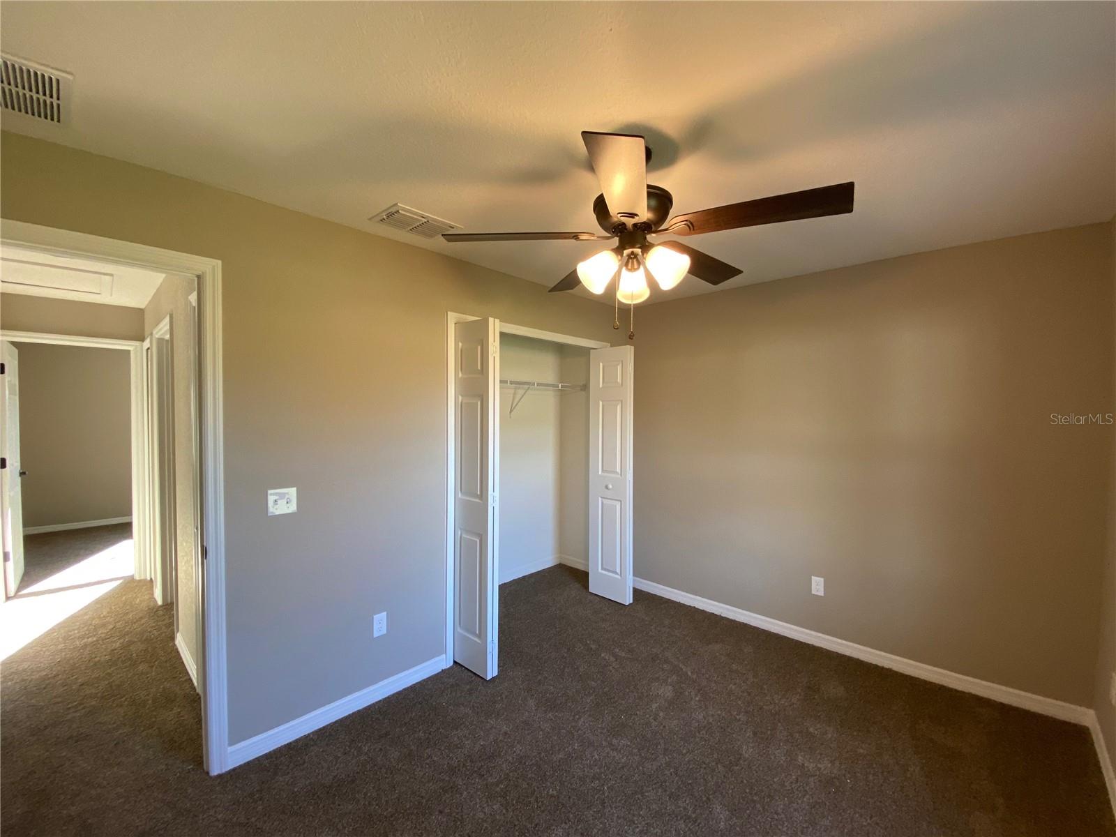 SILVER SPGS SHORES UN 18 - Residential Lease