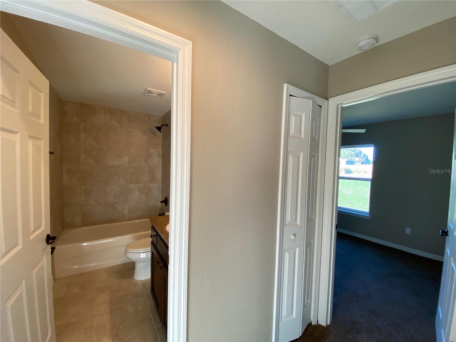 SILVER SPGS SHORES UN 18 - Residential Lease