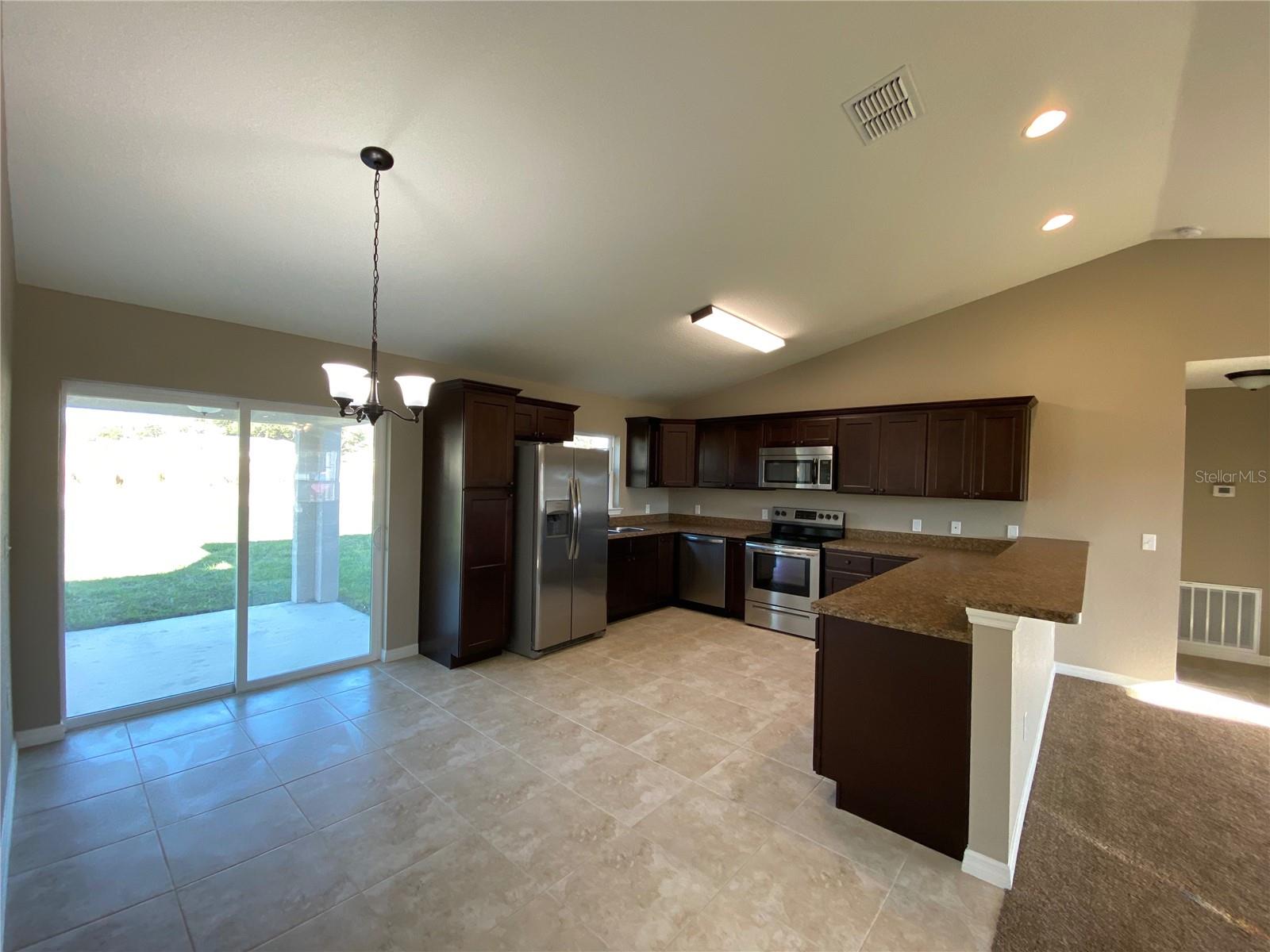 SILVER SPGS SHORES UN 18 - Residential Lease