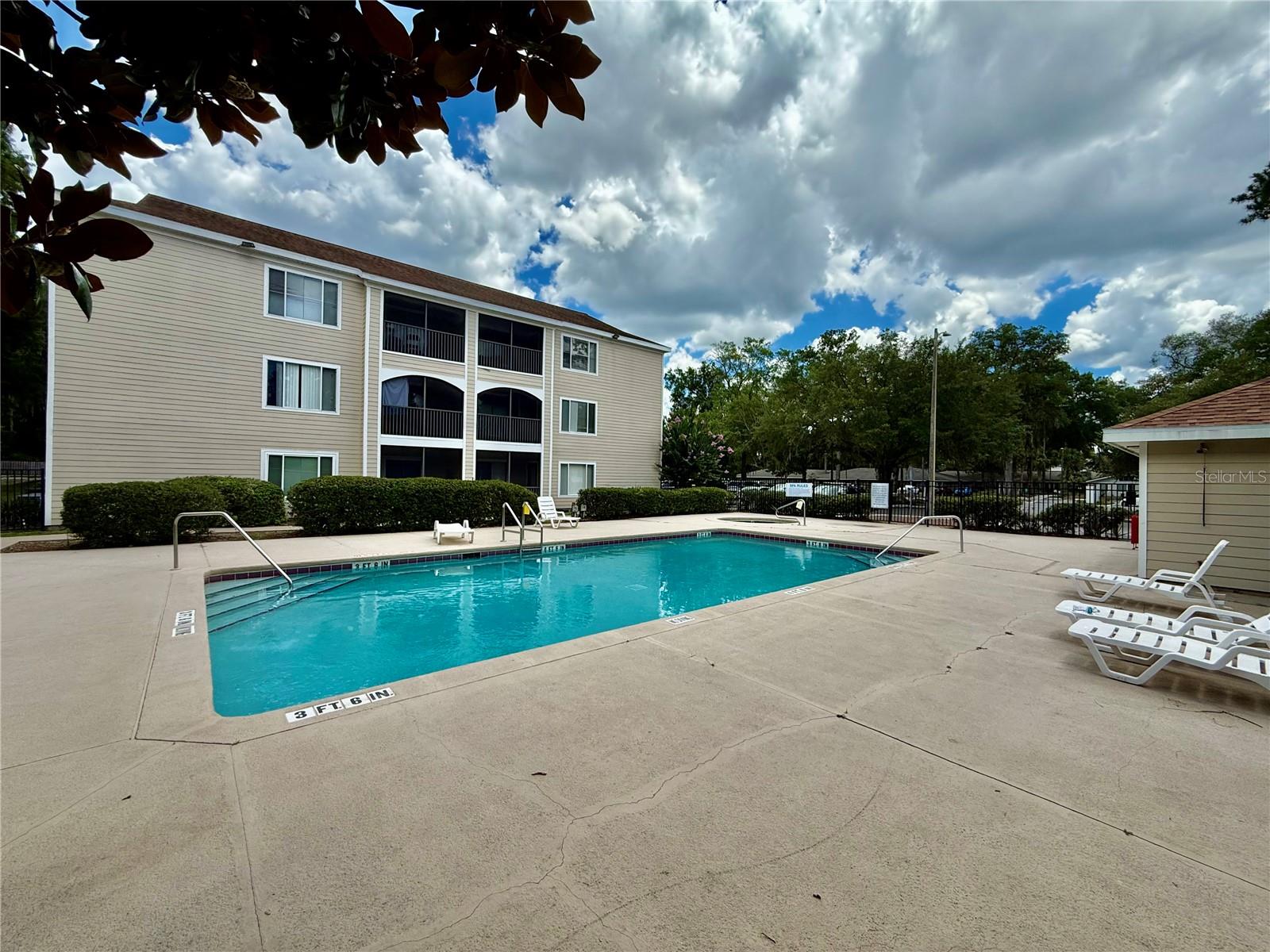 UNIV TERRACE W - Residential