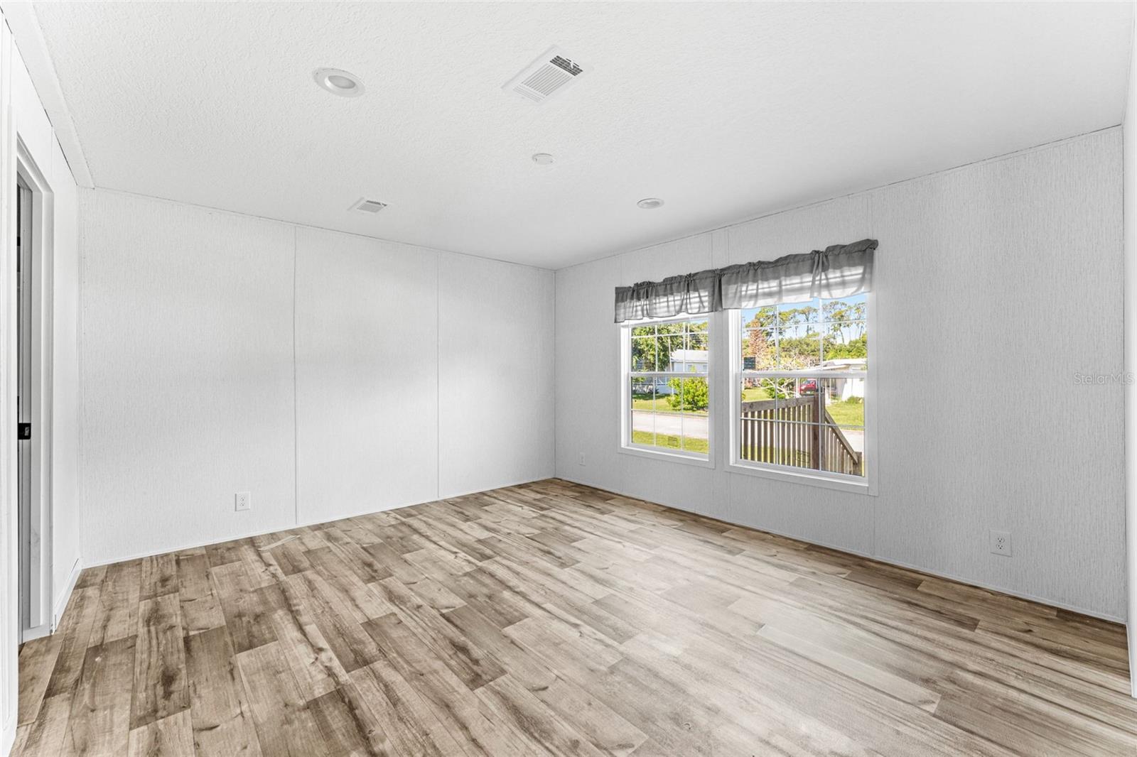 ALLANDALE - Residential