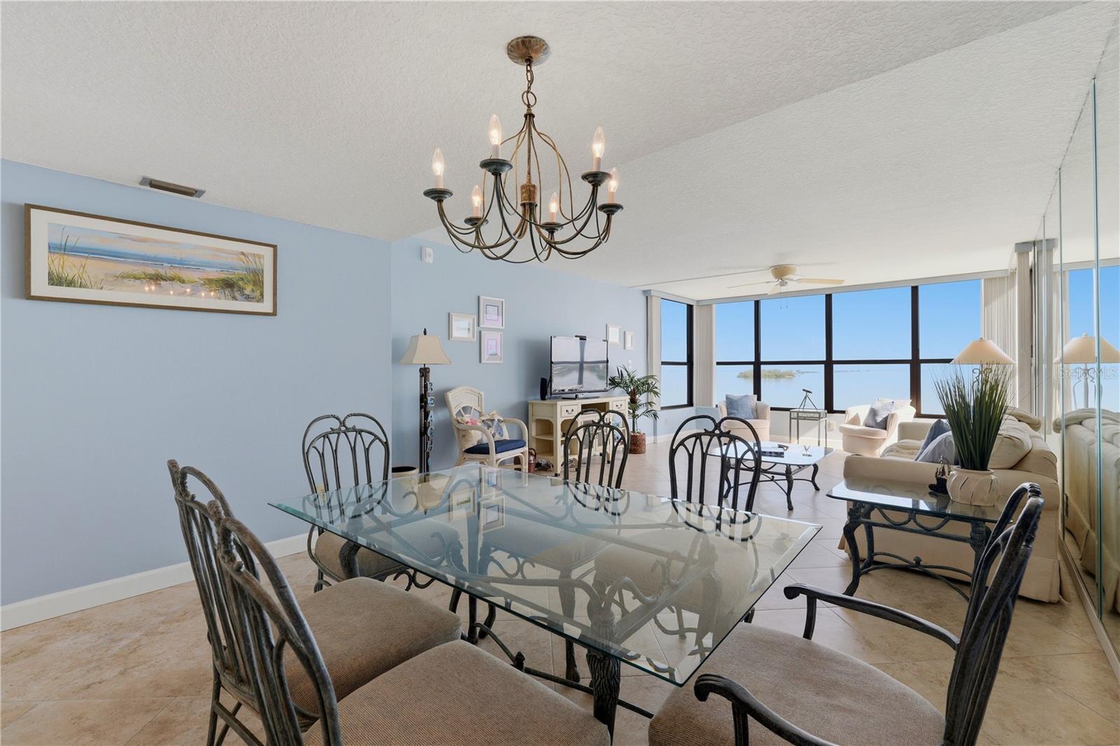 ISLAND TOWERS - Residential