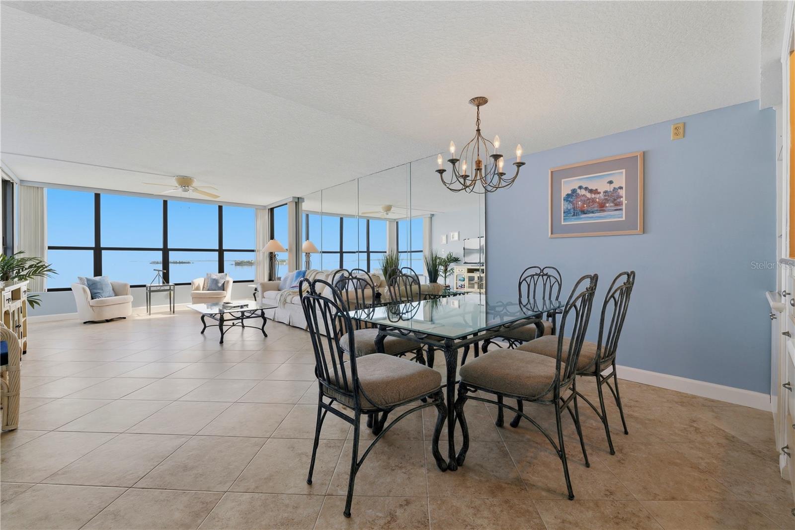ISLAND TOWERS - Residential
